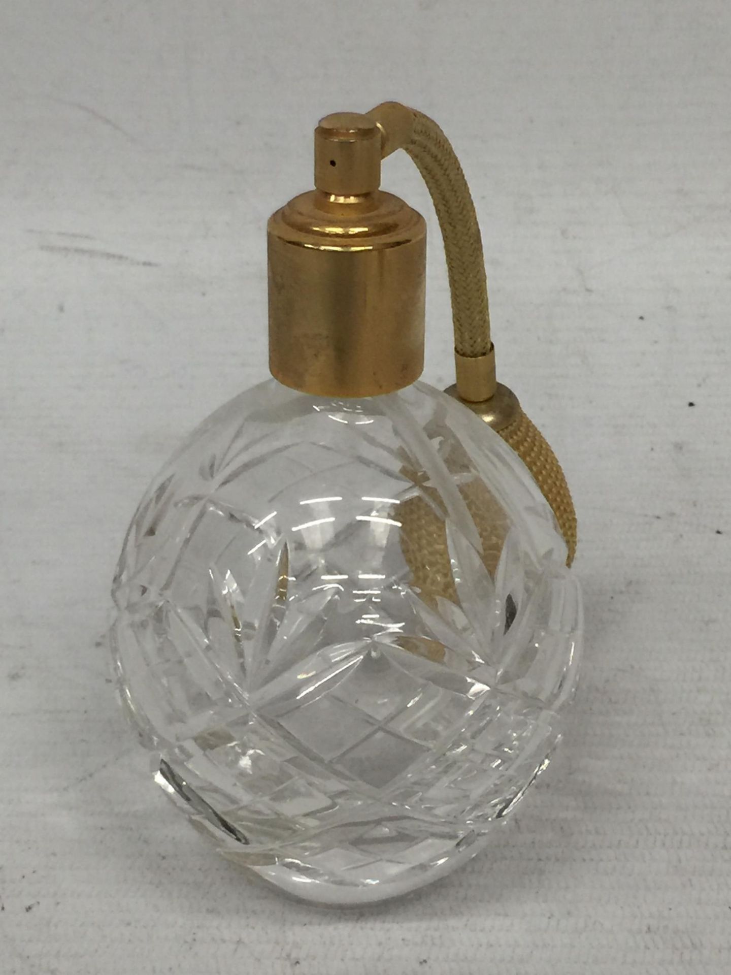 A ROYAL DOULTON CUT GLASS PERFUME BOTTLE - Image 2 of 2
