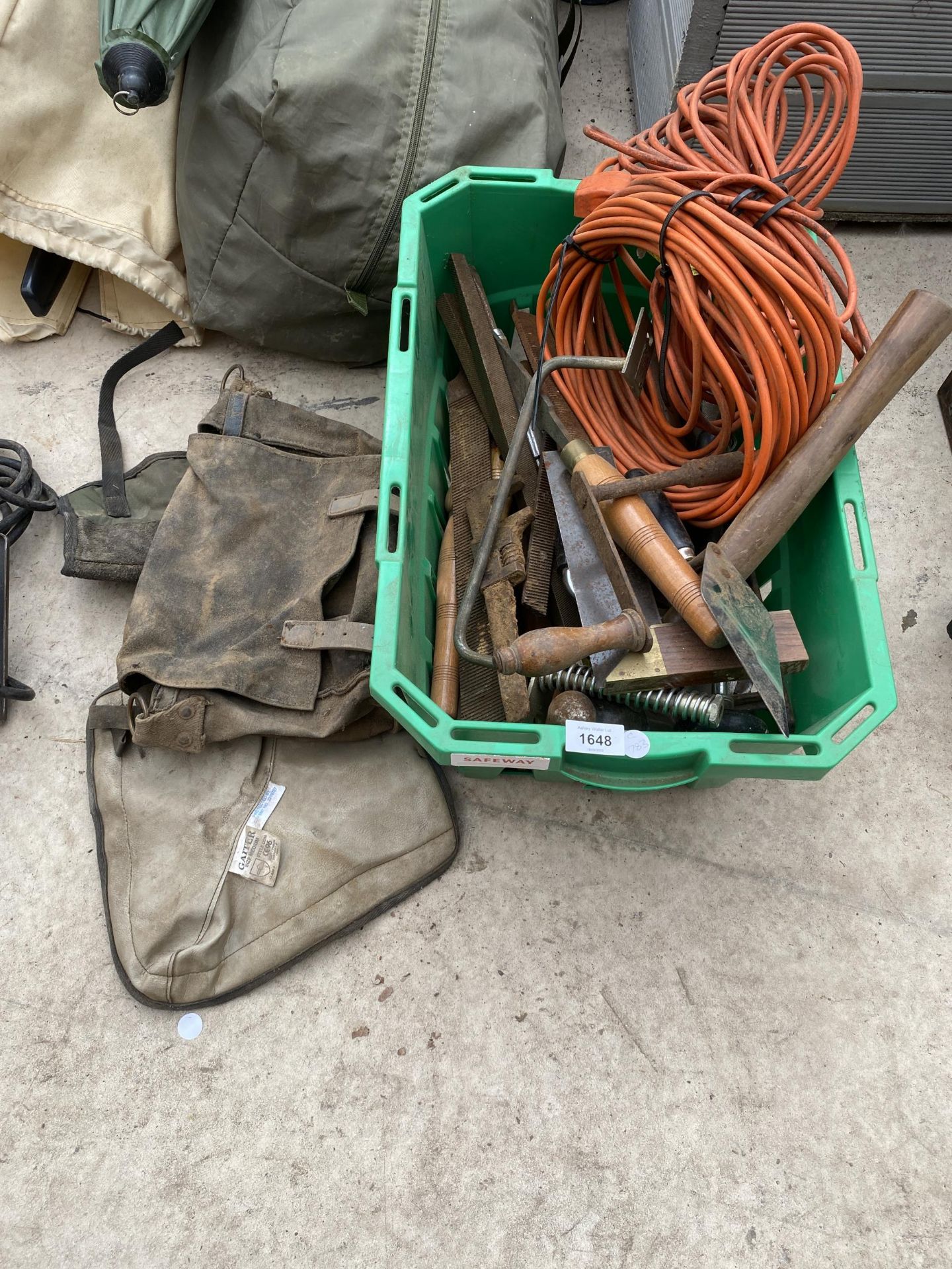 A GROUP OF ASSORTED VINTAGE WOODEN TOOLS ETC