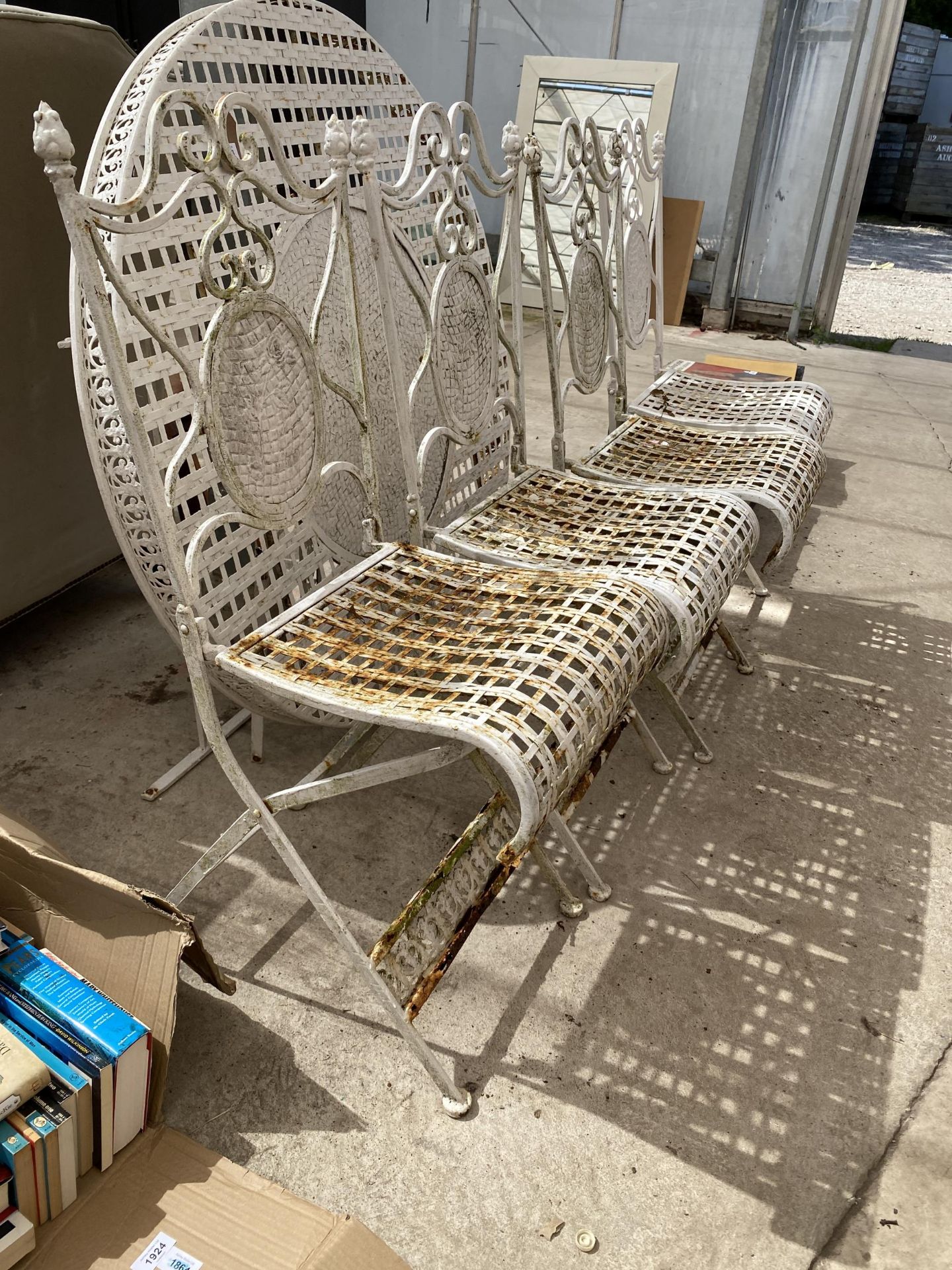 A SET OF FOUR METAL FOLDING GARDEN CHAIRS AND TABLE - Image 2 of 3