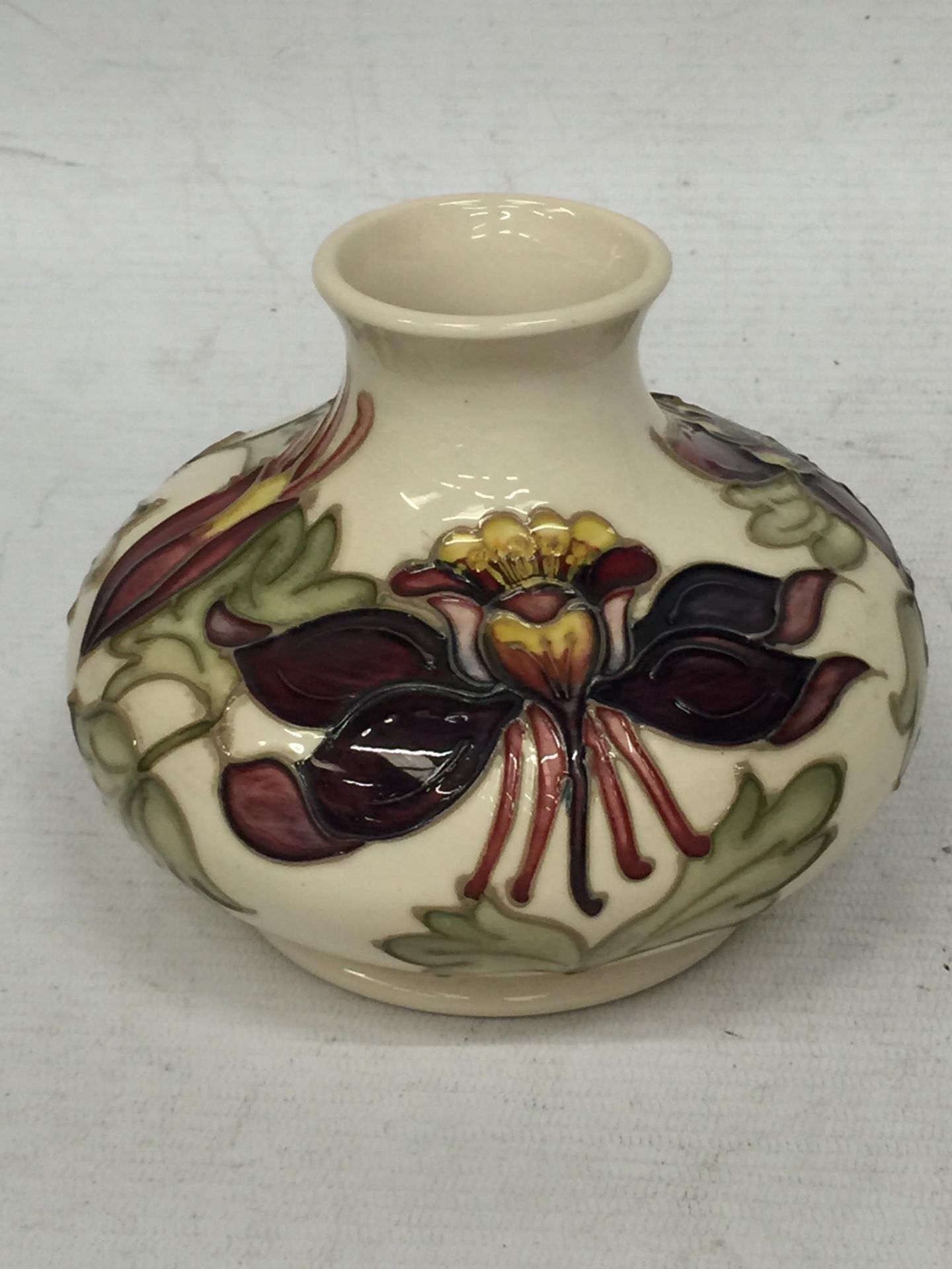 A MOORCROFT COLOMBINE VASE - Image 2 of 4