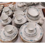 A NORITAKE JAPANESE 'BLUETIDE' PATTERN TEA / DINNER SERVICE TO INCLUDE PLATES, BOWLS, CUPS, SAUCERS,