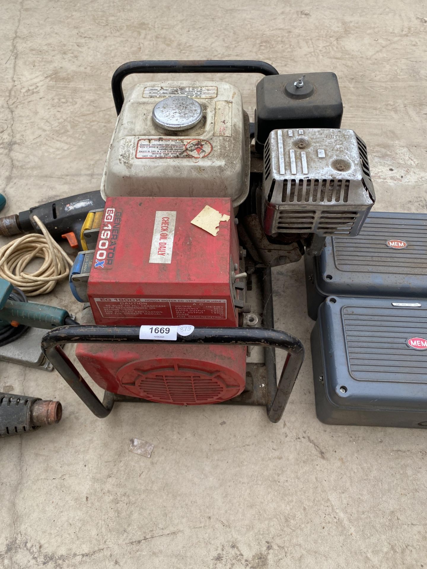 A HONDA PETROL EG 1900X GENERATOR