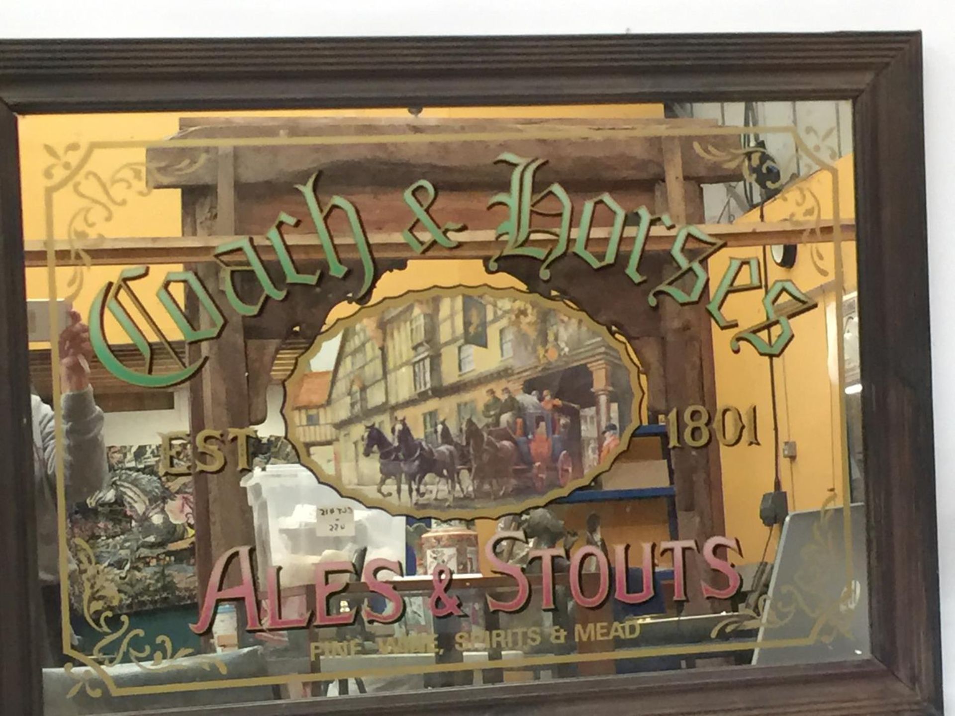 A LARGE VINTAGE WOODEN FRAMED COACH AND HORSES PUB MIRROR, 68.5CM X 93.5CM - Image 2 of 2