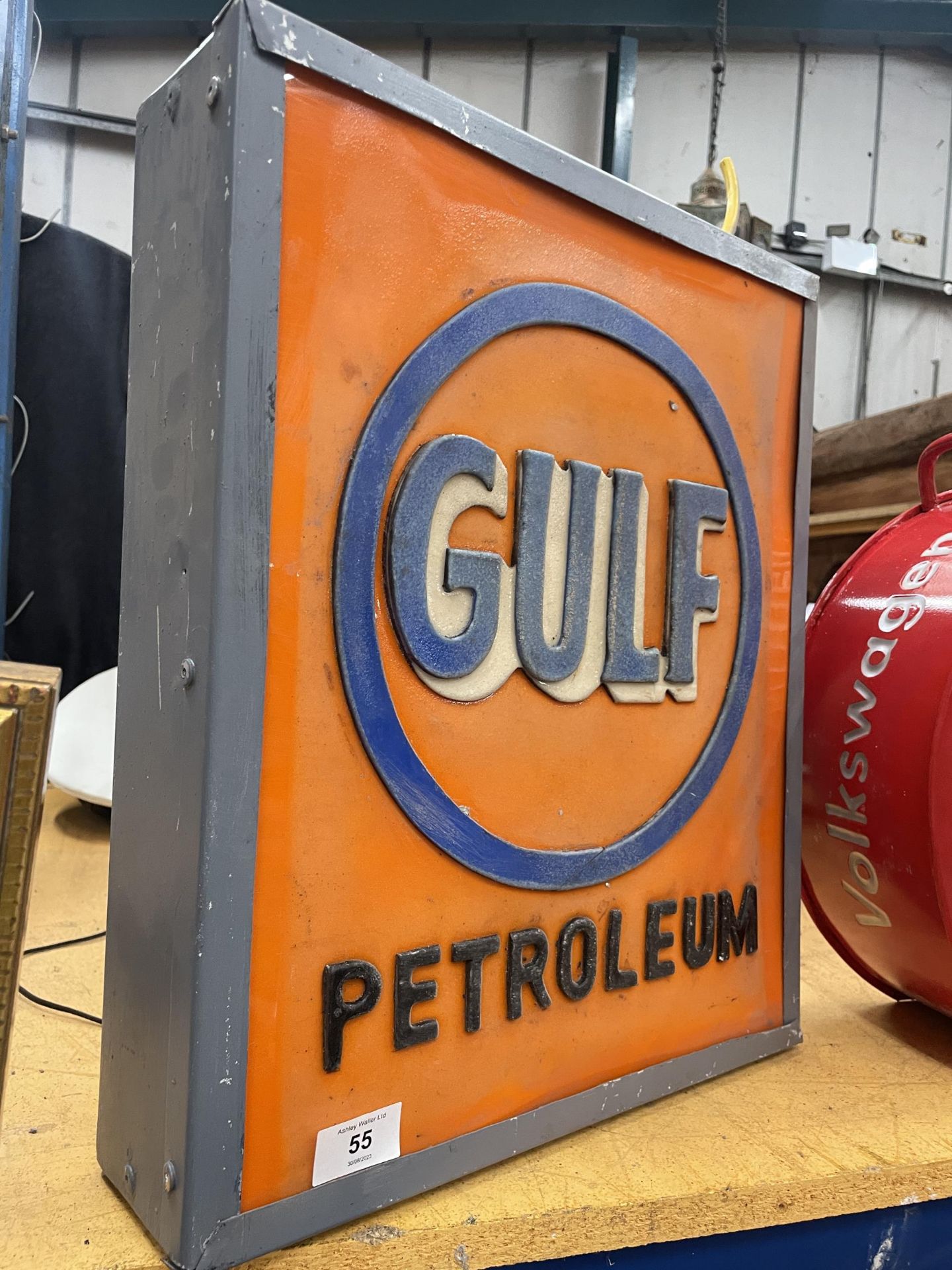 A GULF PETROLEUM ILLUMINATED BOX SIGN - Image 2 of 2