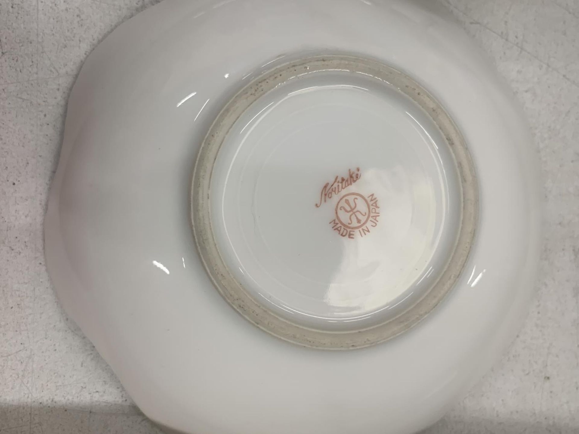 FOUR PIECES OF ORIENTAL WARE TO INCLUDE NORITAKE - Image 5 of 5