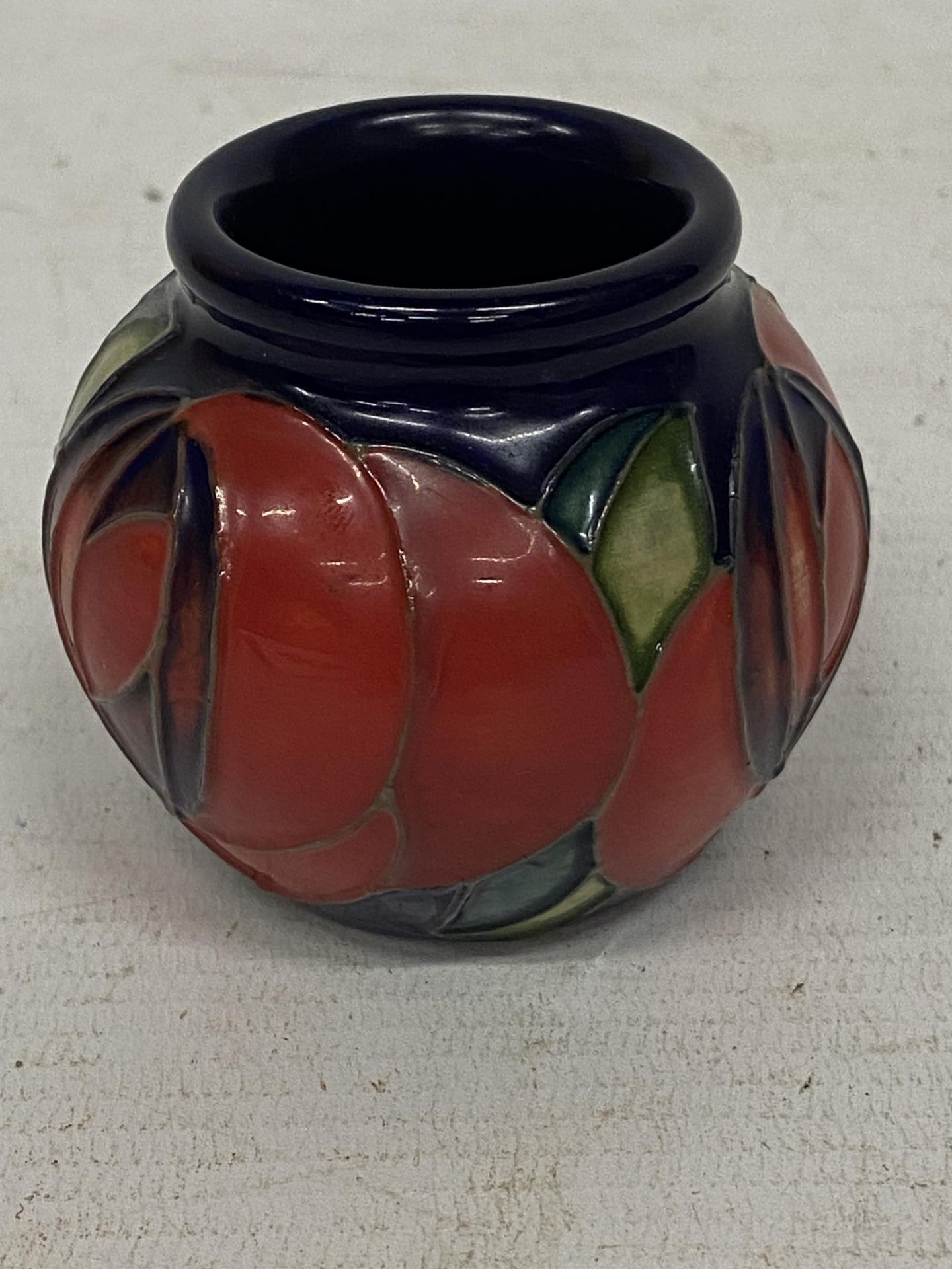 A MOORCROFT RED ROSE SMALL VASE / POT