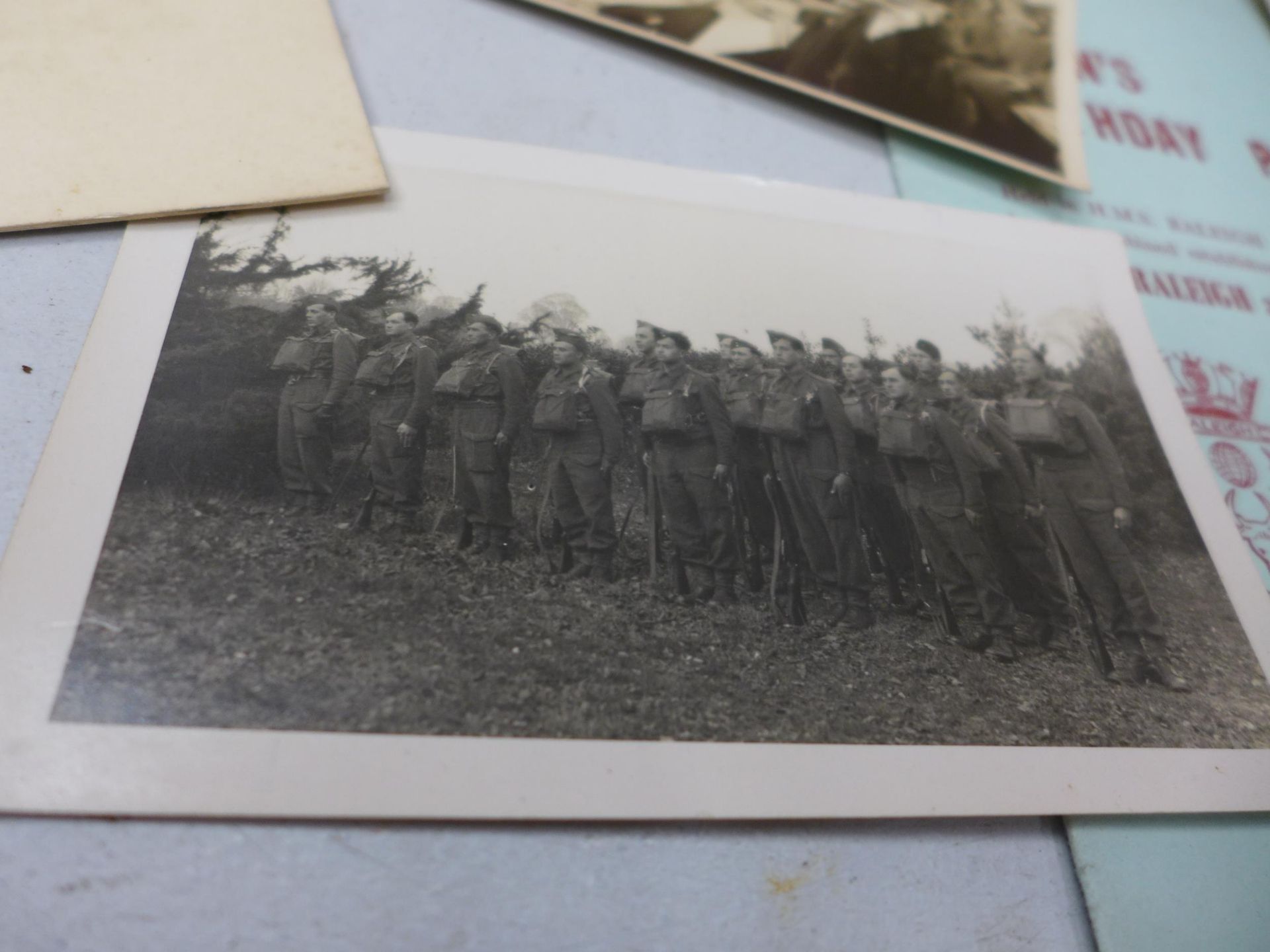 A COLLECTION OF ROYAL NAVY EPHEMERA, PHOTO'S, AMUSING THEATER PROGRAMME ETC - Bild 4 aus 7