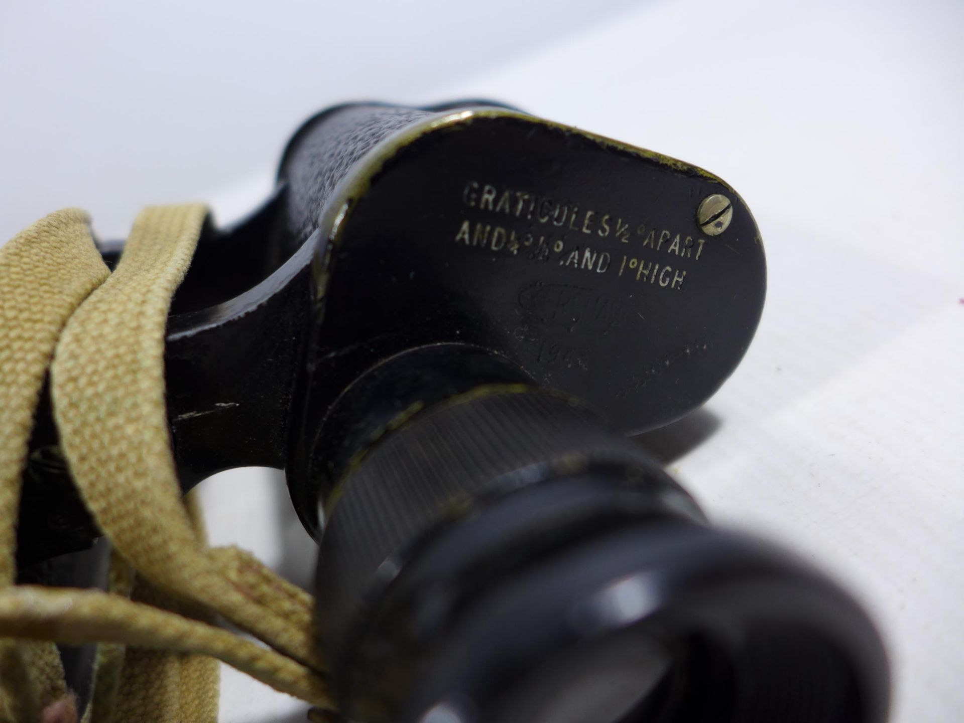 A PAIR OF CASED BRITISH WORLD WAR II MILITARY BINOCULARS - Image 4 of 6