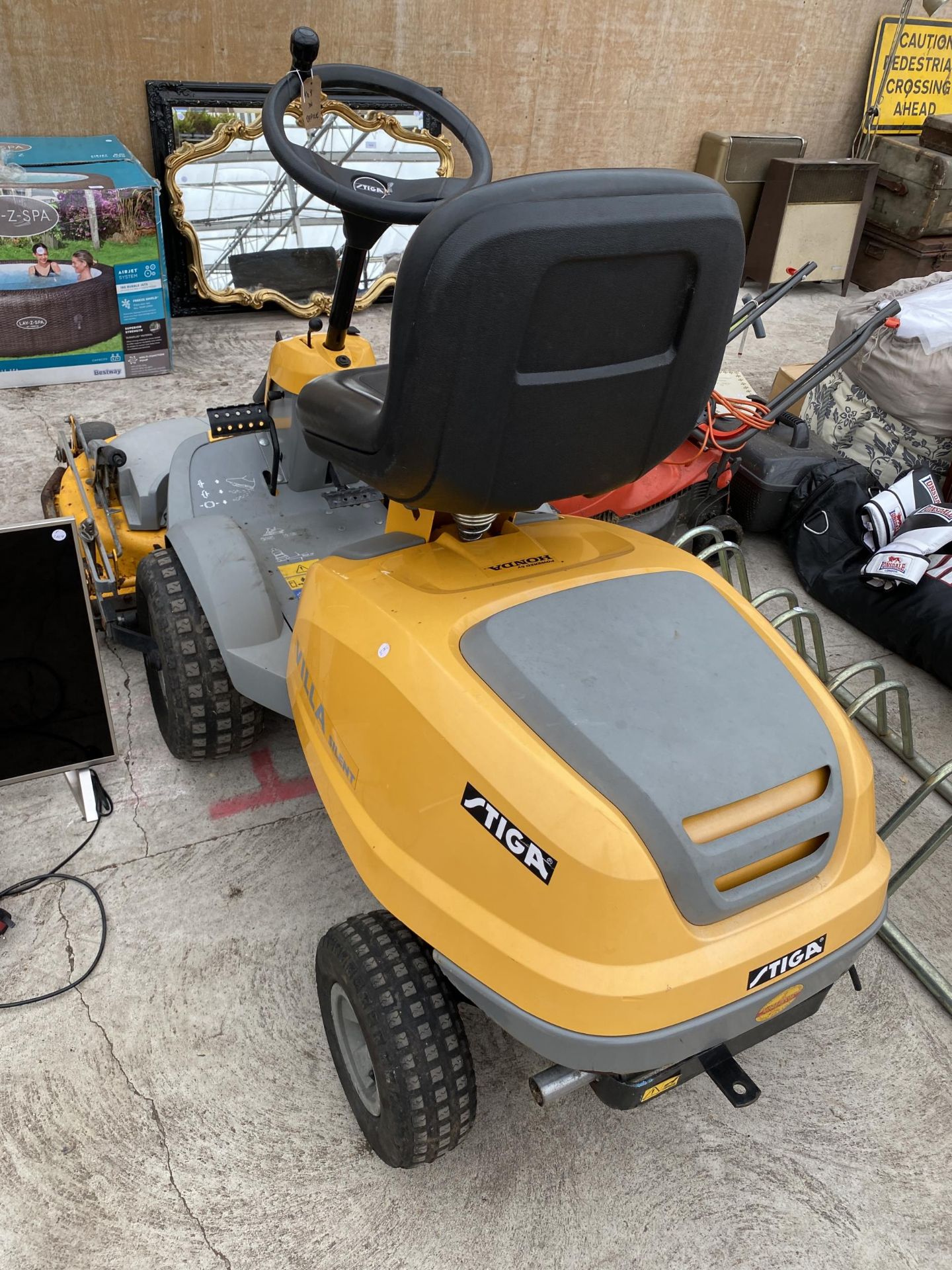 A STIGA RIDE ON LAWN MOWER WITH FRONT DECK AND KEY IN THE OFFICE - Image 3 of 7