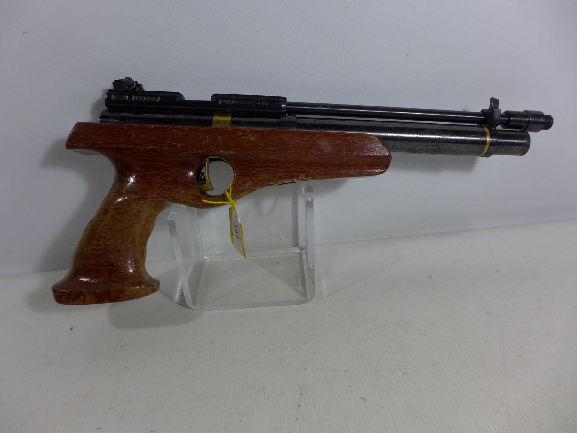 A FALCON LIGHT HUNTER FN12 .22 CALIBRE AIR PISTOL, 28CM BARREL, SERIAL NUMBER 100417, LENGTH 40CM