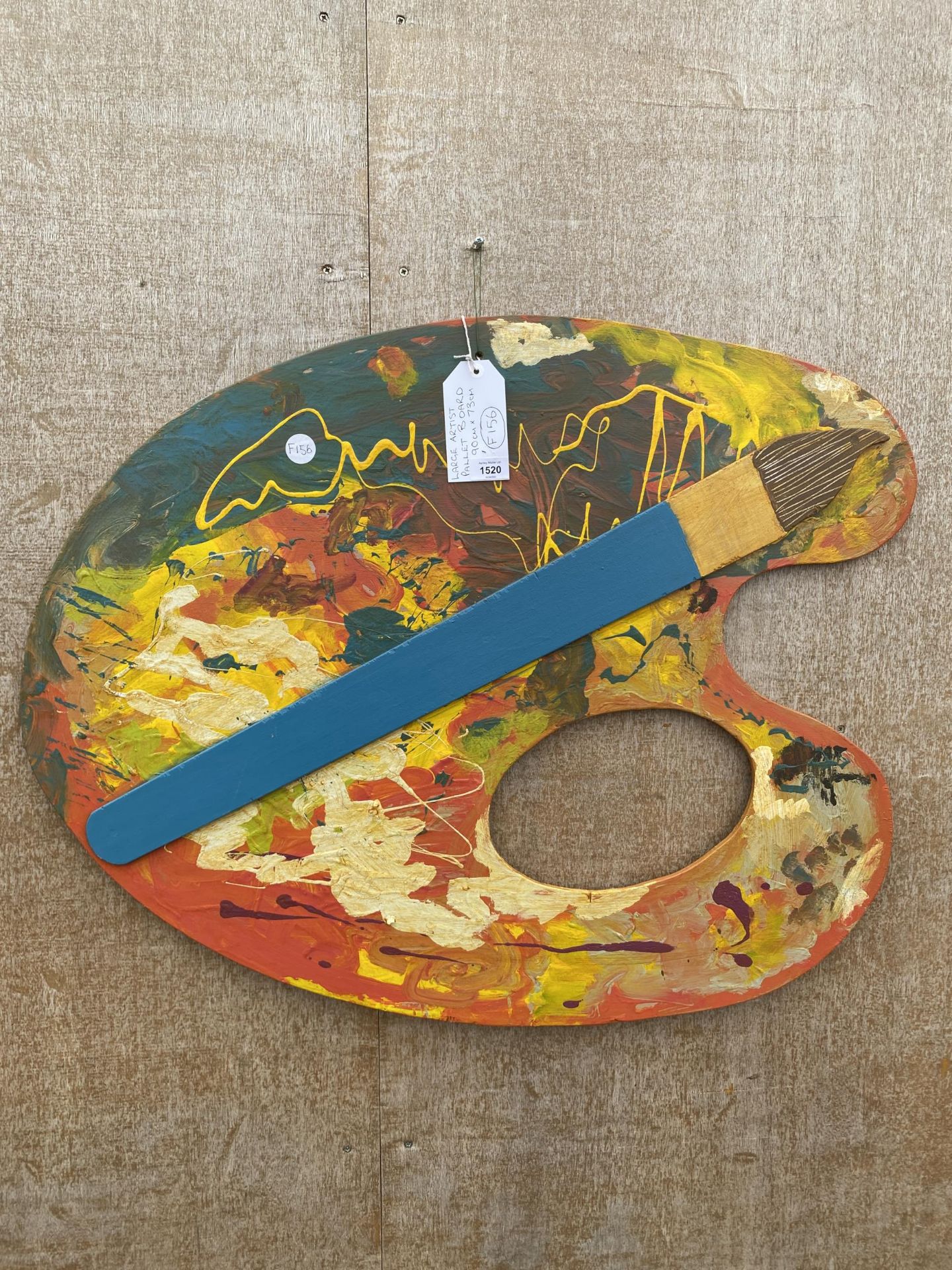 A LARGE HAND PAINTED WOODEN ARTIST PALLET BOARD (90CM x 73CM)