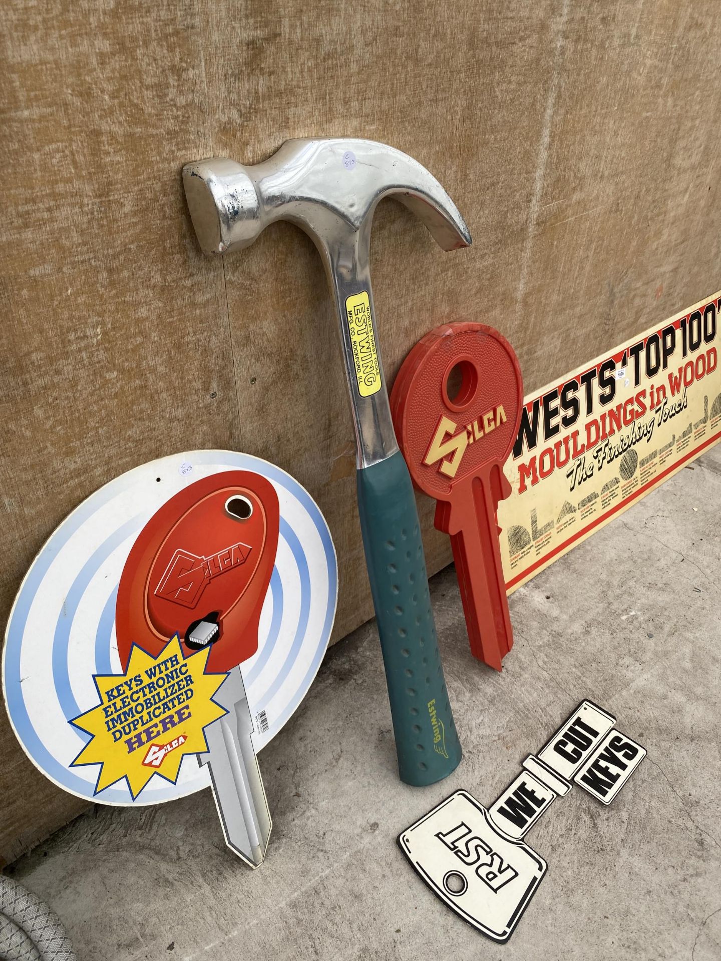 AN ASSORTMENT OF ADVERTISING SIGNS TO INCLUDE KEY CUTTING AND MOULDINGS ETC - Image 2 of 4