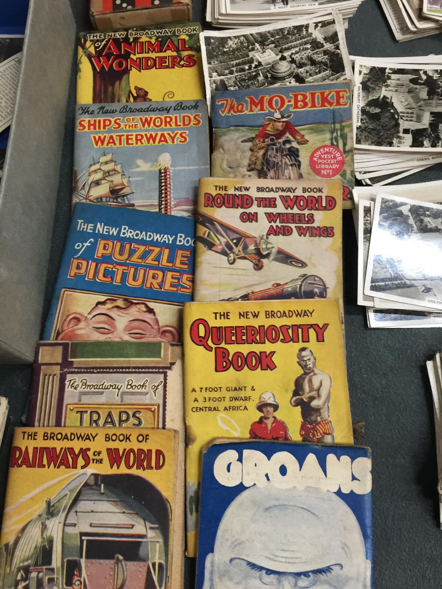 A COLLECTION OF VINTAGE BROADWAY BOOKS, CIGARETTE CARDS, LOOSE STAMPS ETC - Image 2 of 4
