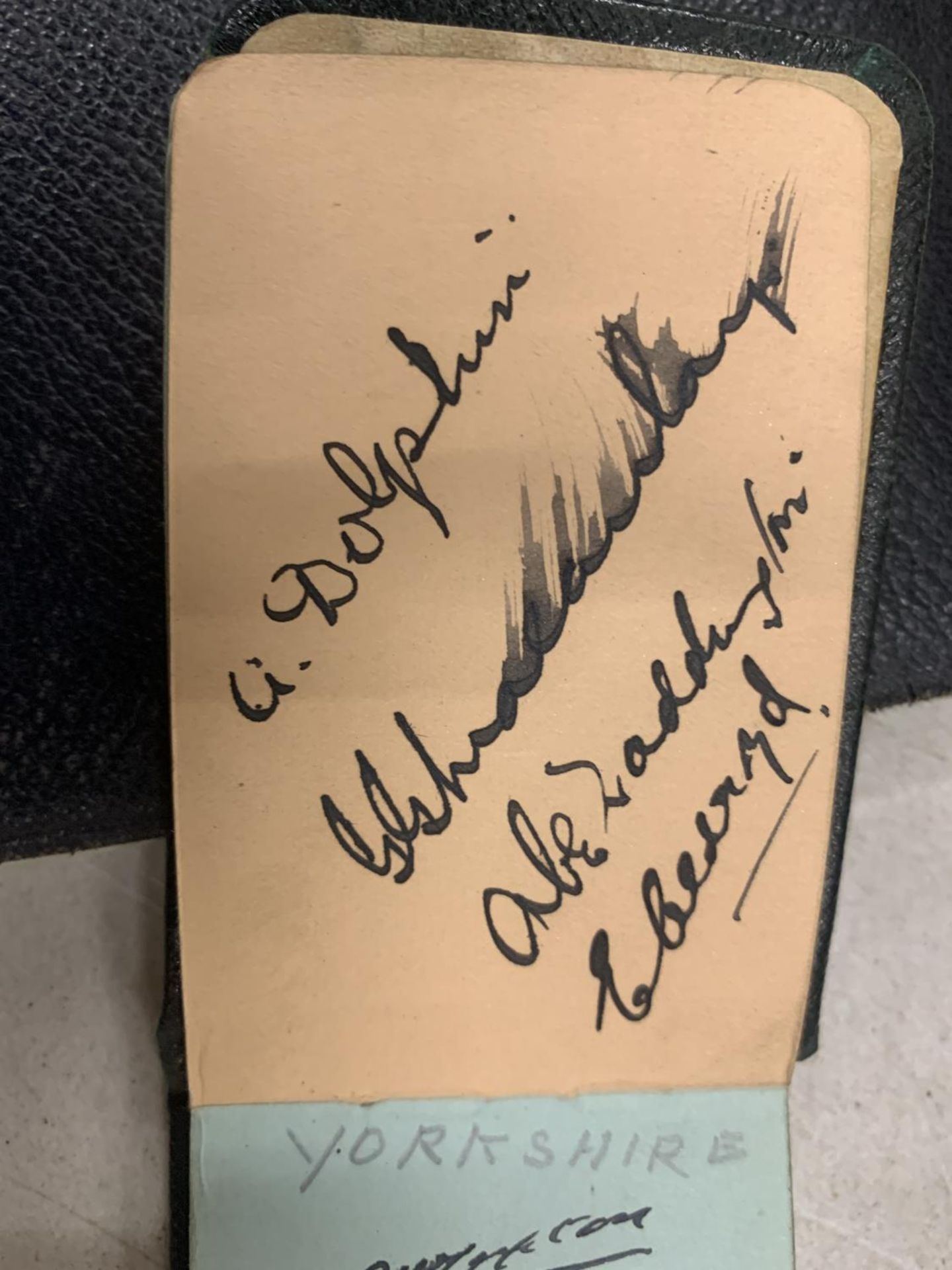 A LARGE COLLECTION OF VINTAGE LEATHER AUTOGRAPH BOOKS - Image 11 of 14