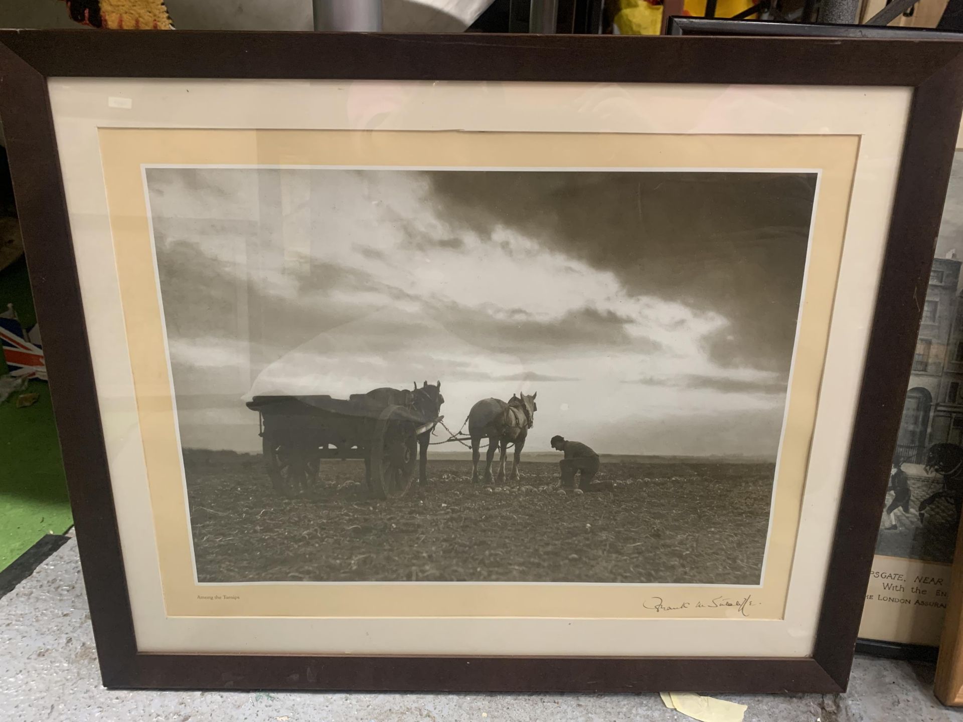 A GROUP OF THREE FRAMED HORSE RELATED PRINTS - Bild 4 aus 4