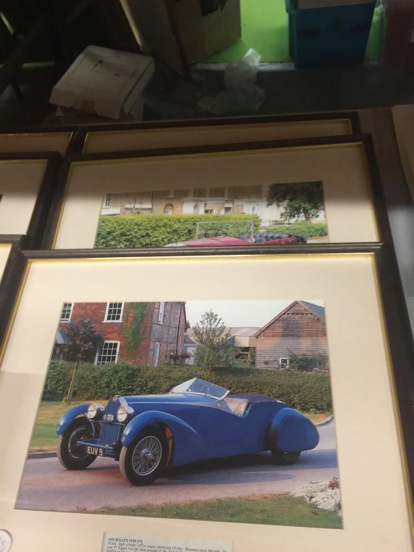 A SET OF TEN MATCHING FRAMED AND GLAZED PRINTS OF CLASSIC CARS - Image 3 of 3