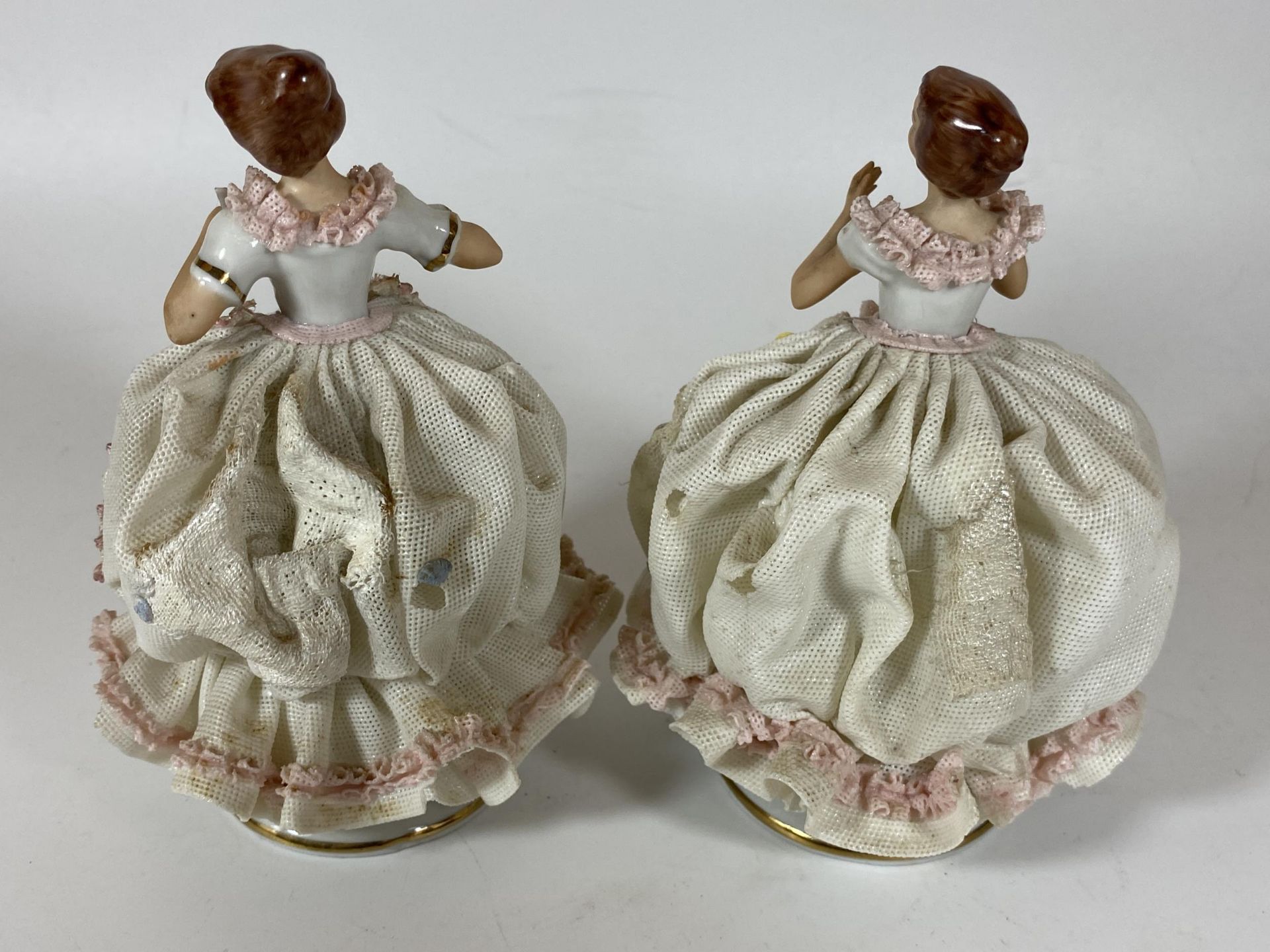 A PAIR OF ANTIQUE DRESDEN LACE PORCELAIN FIGURES, BLUE MEISSEN CROSS SWORDS MARKS TO BASE - Image 3 of 4