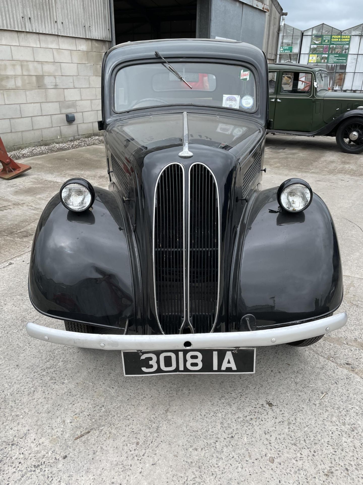 A FORD POPULAR MOTOR CAR, REGISTRATION 3018 IA, ON A V5C, IN VERY GOOD CONDITION, STARTS AND - Image 2 of 17