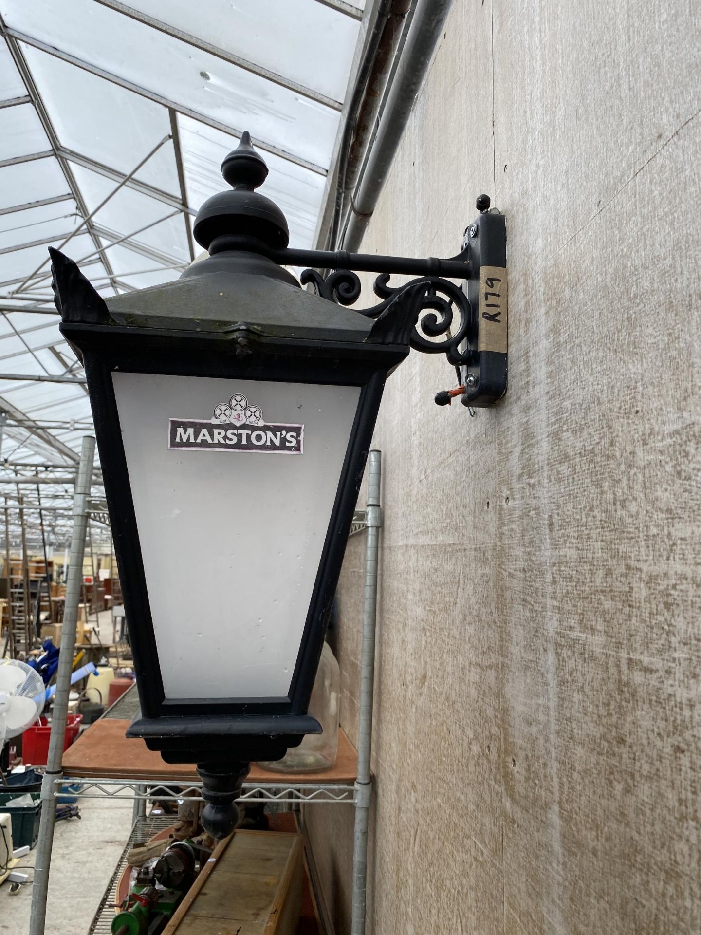 A 'MARSTONS' BREWERY COURTYARD LIGHT WITH BRACKET - Image 4 of 5