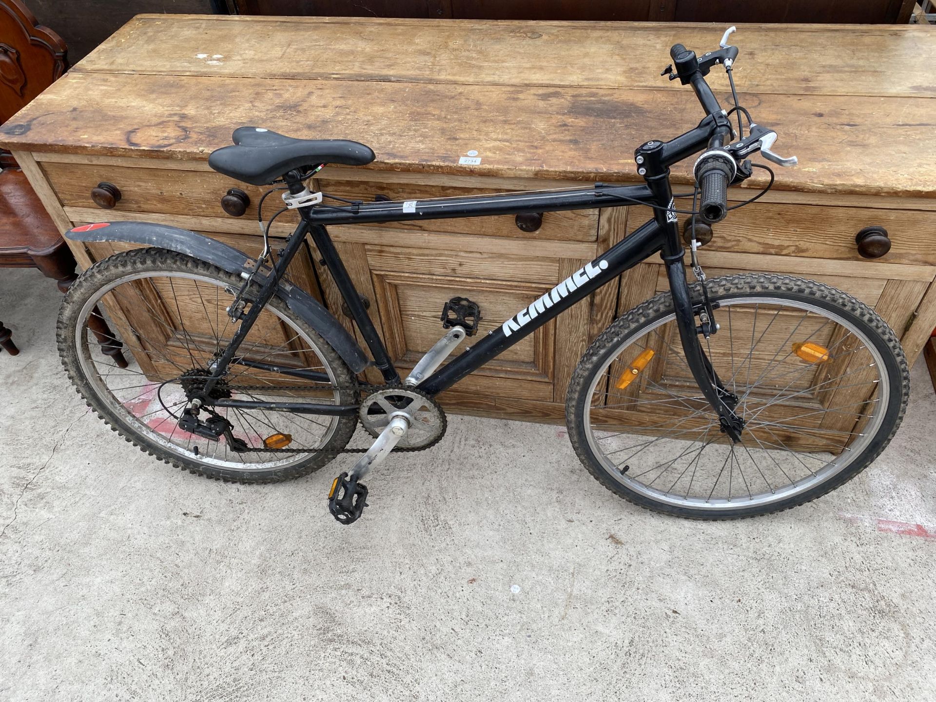 A KEMMEL GENTS BIKE WITH 6 SPEED SHIMANO GEARS SYSTEM