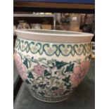 A VINTAGE ORIENTAL FLORAL DEISGN JARDINIERE