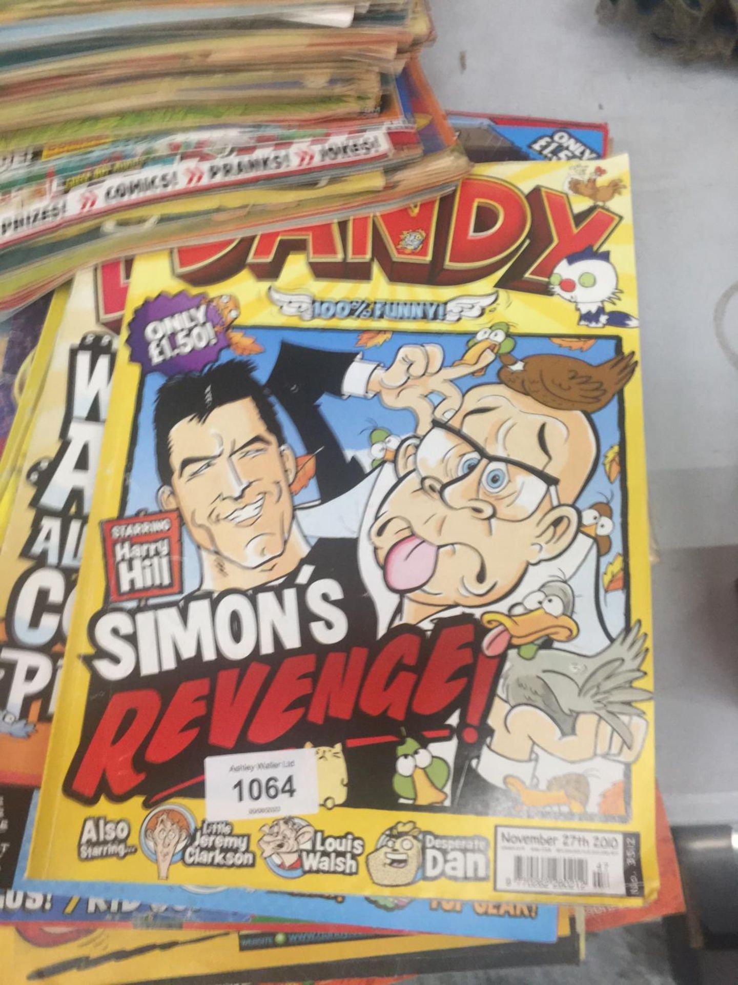 A LARGE COLLECTION OF THE DANDY AND BEANO COMICS - Bild 2 aus 5