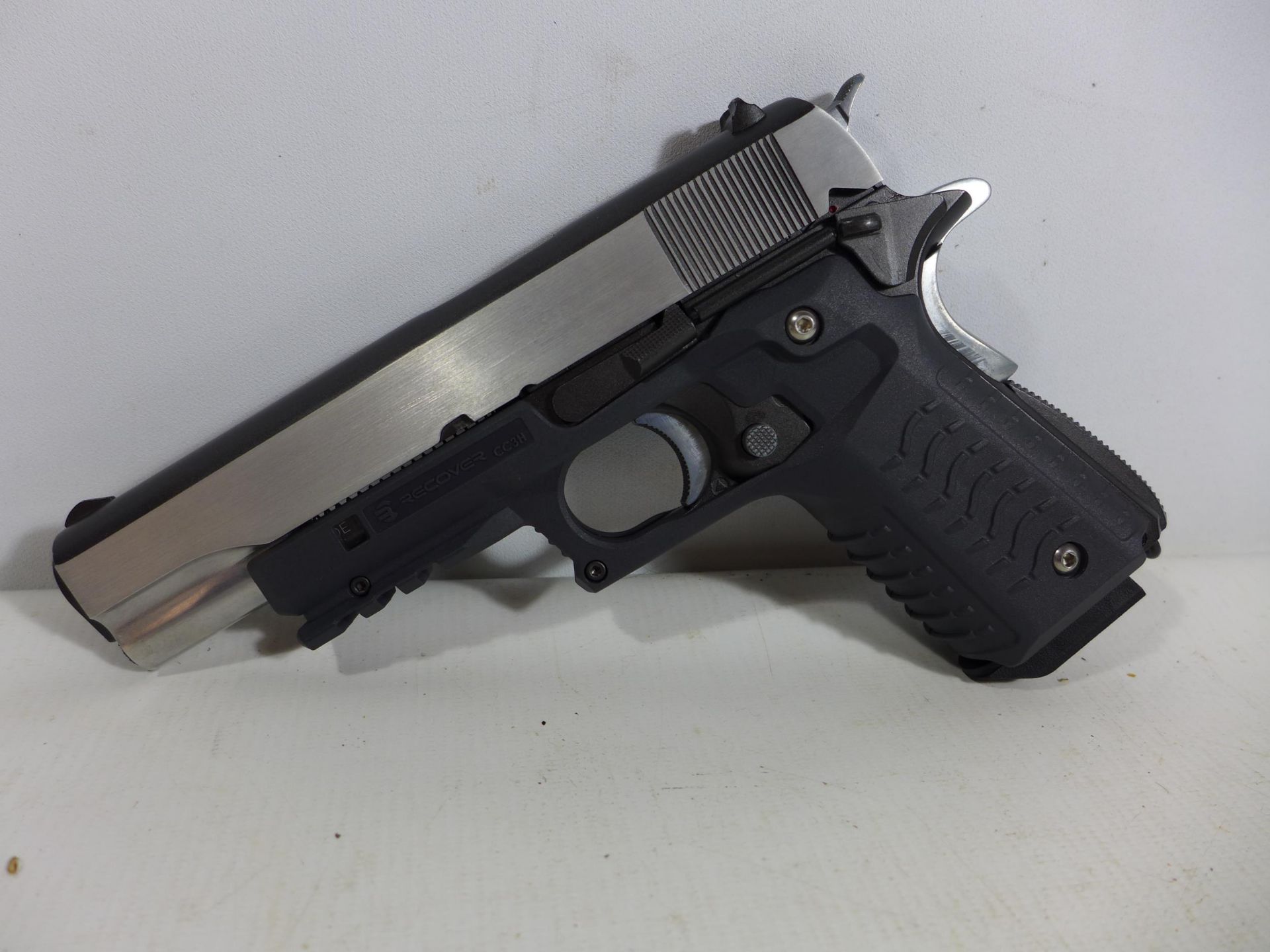 A RECOVER CC3H CO2 6MM CALIBRE AIR SOFT PISTOL, 9CM BARREL, LENGTH 22CM