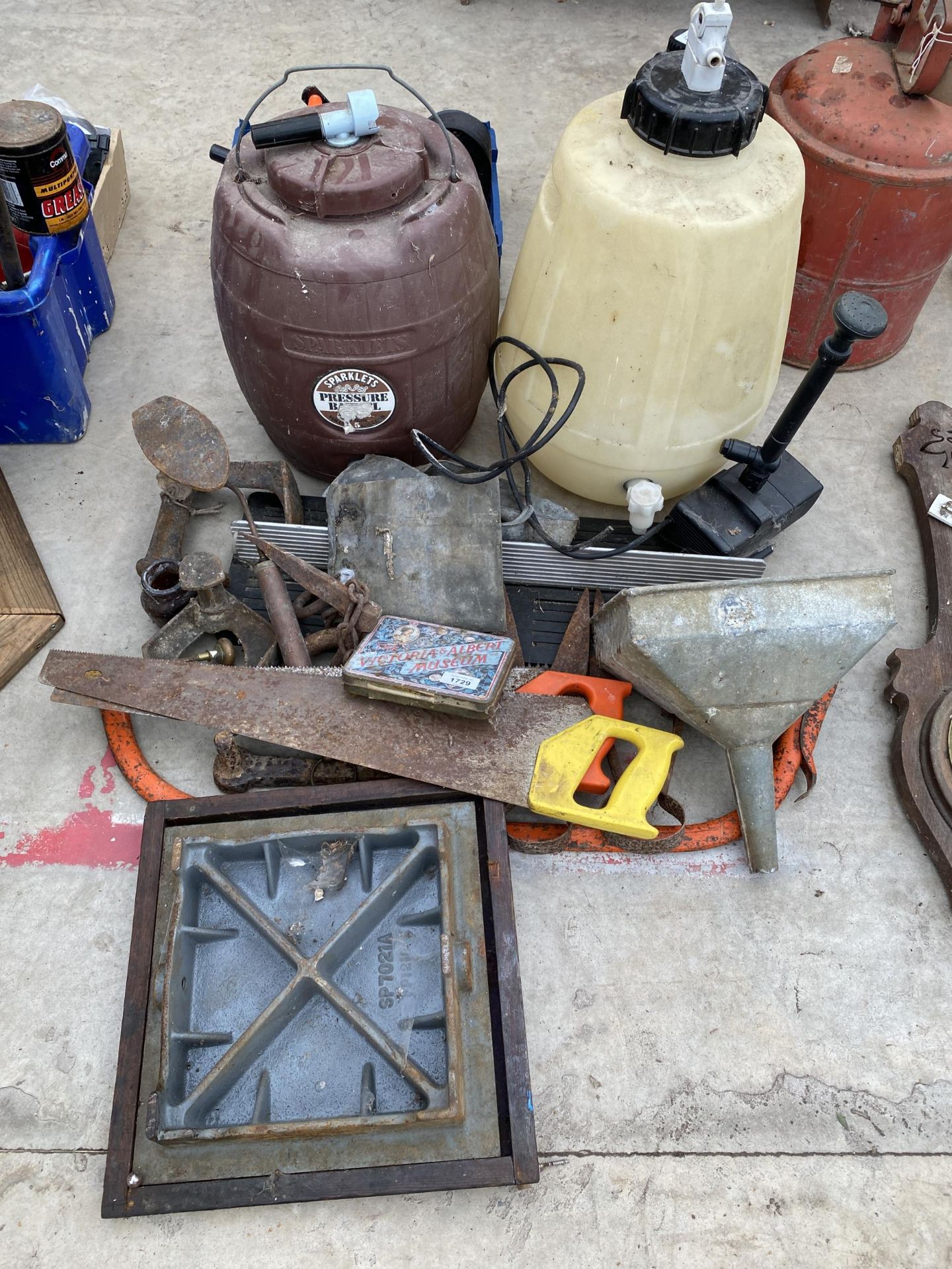 AN ASSORTMENT OF ITEMS TO INCLUDE COBBLERS LASTS, SAWS AND TWO BARRELS ETC