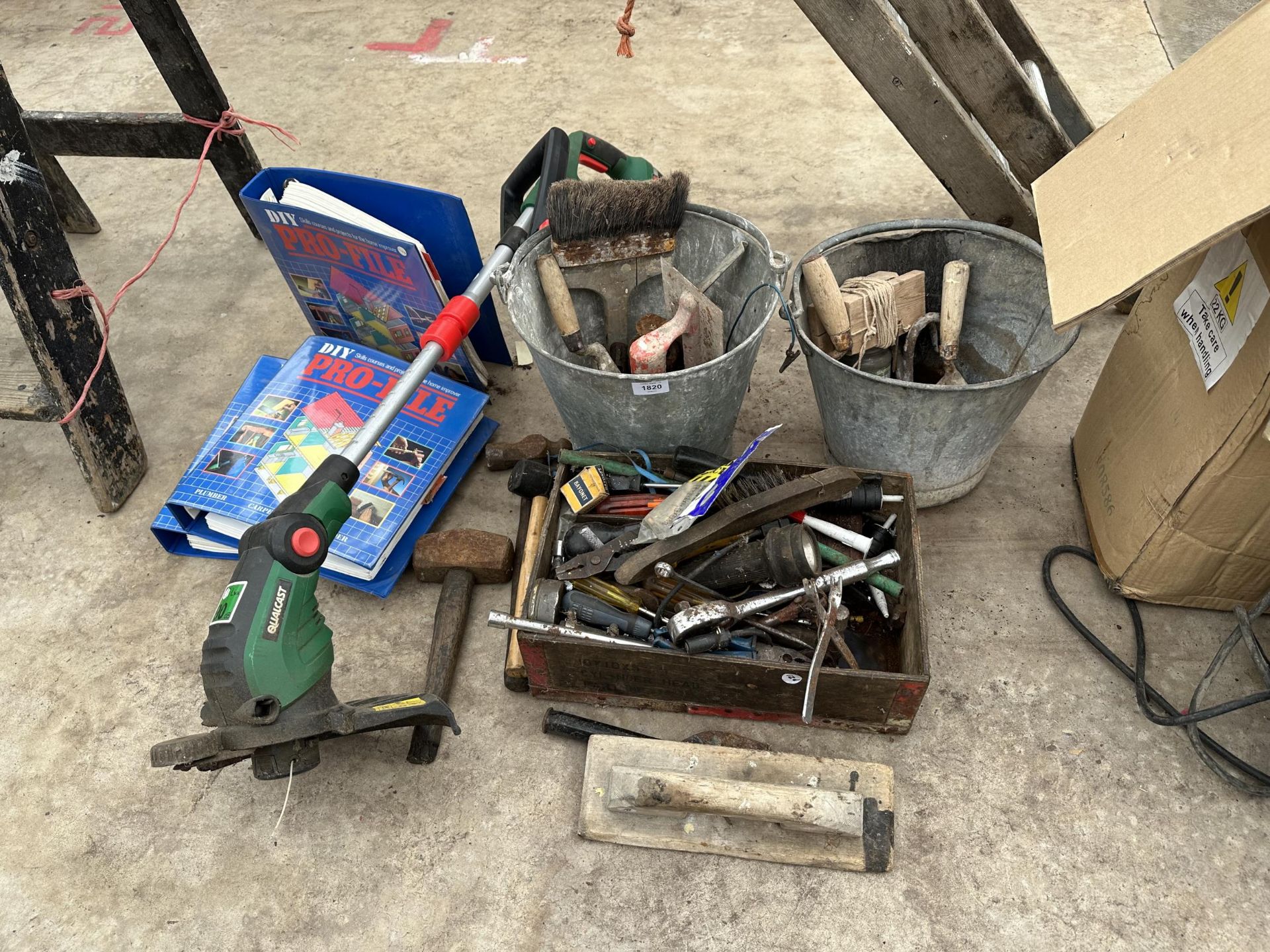 AN ASSORTMENT OF ITEMS TO INCLUDE HAND TOOLS AND TWO GALVANISED BUCKETS ETC
