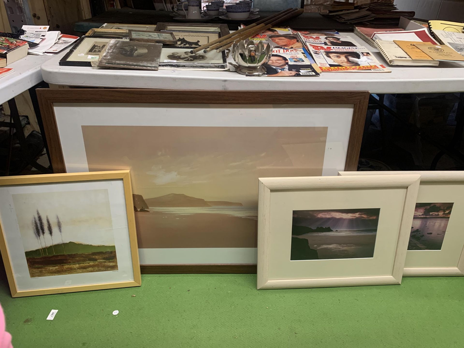 A GROUP OF FOUR MODERN FRAMED PRINTS TO INCLUDE A PAIR OF SUNSET BEACH SCENE EXAMPLES, SPENCER SEE