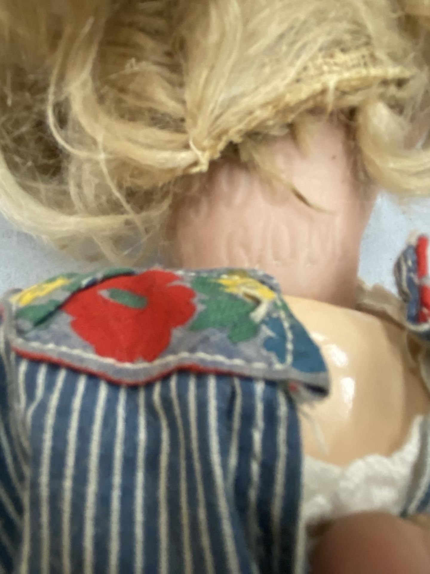 A VINTAGE CONTINENTAL DOLL WITH PORCELAIN HEAD AND BODY, ARTICULATED LIMBS, SLEEPY EYES IN - Image 2 of 2