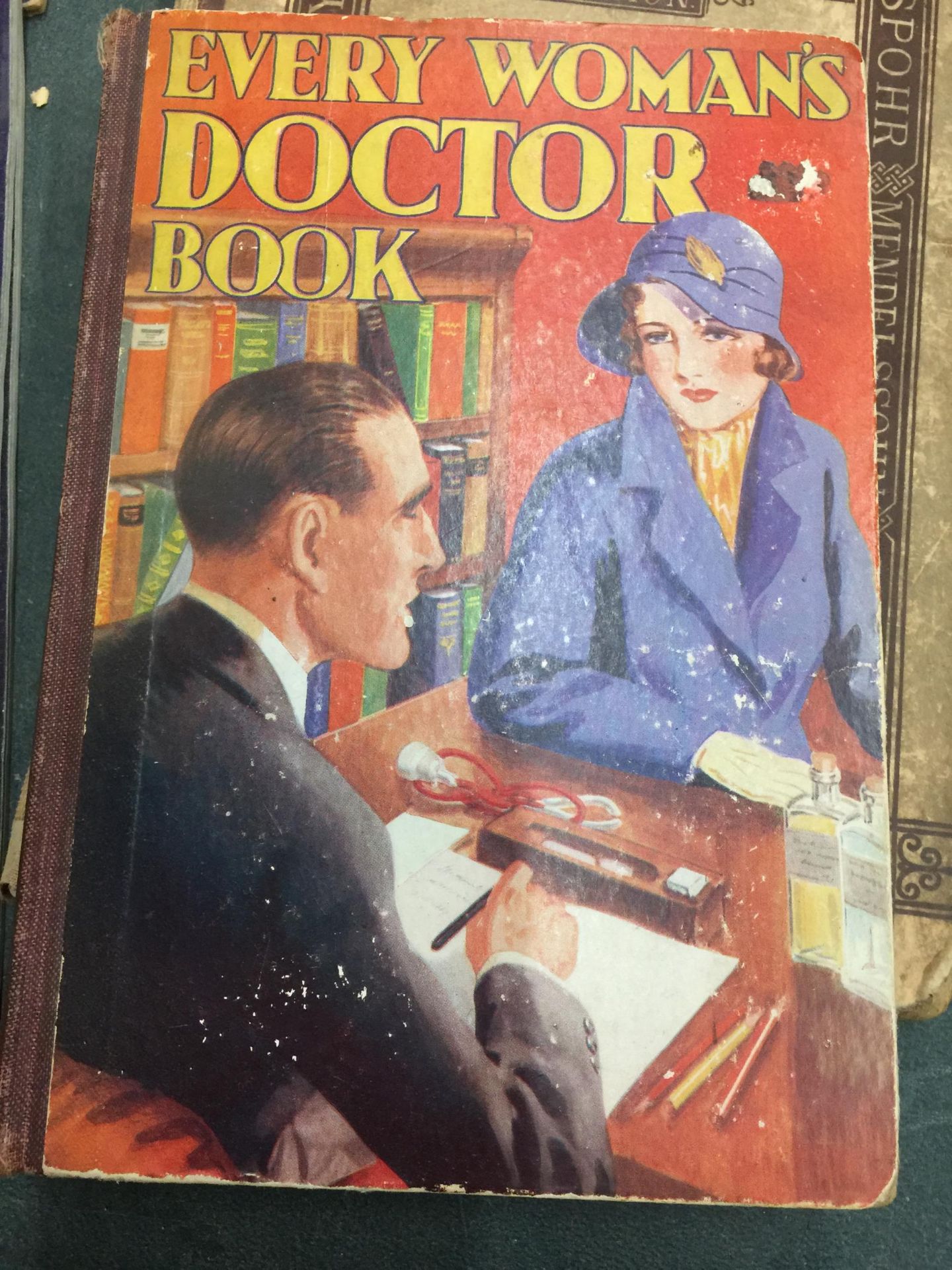 A QUANTITY OF VINTAGE BOOKS TO INCLUDE EVERY WOMAN'S DOCTOR BOOK, VENICE AND ITS BEAUTY, THE STORY - Image 4 of 5