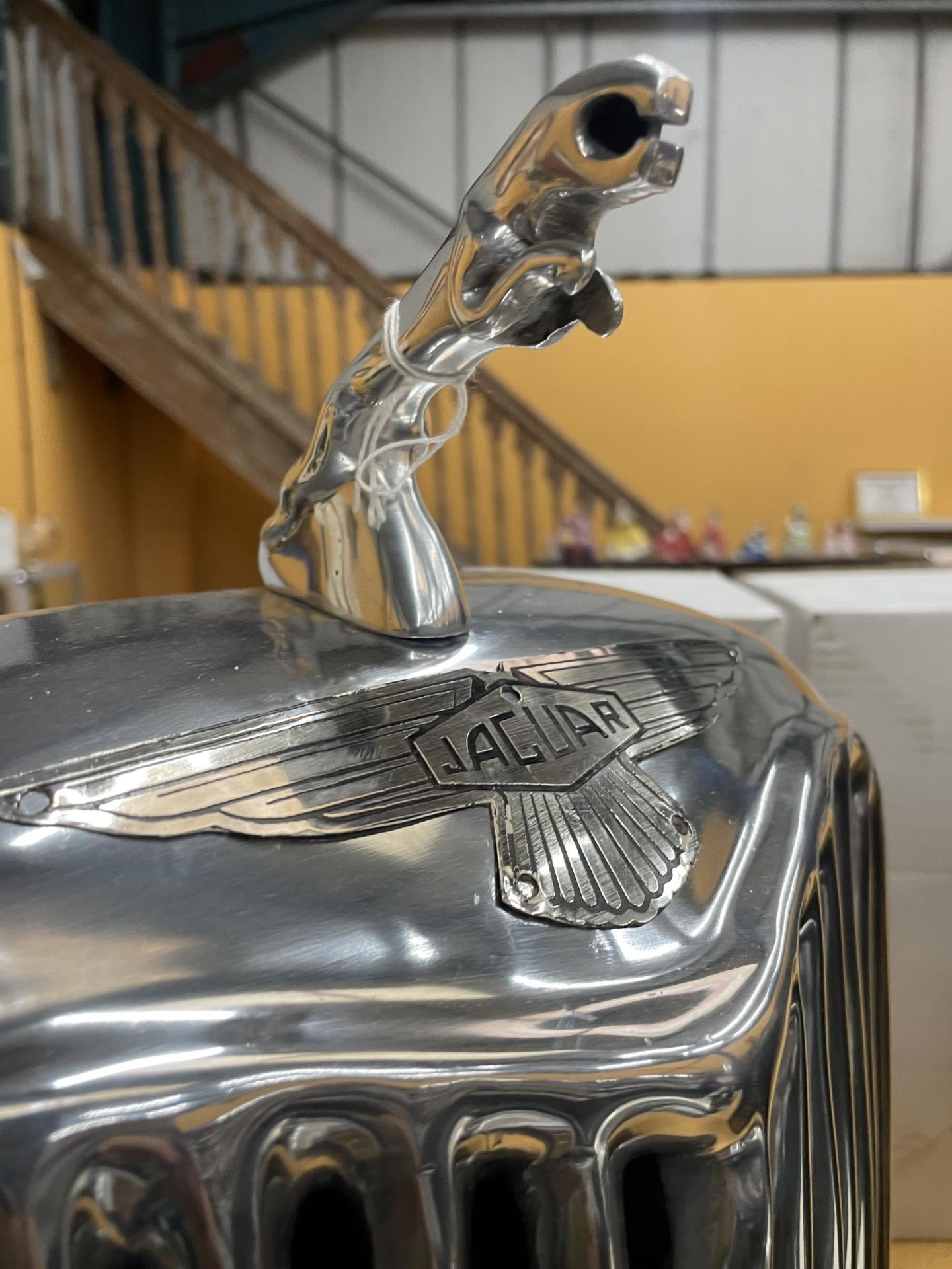 A CHROME STYLE JAGUAR RADIATOR ON BASE - Bild 3 aus 3