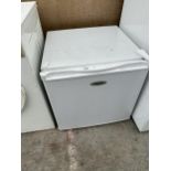 A WHITE FRIDGEMASTER COUNTERTOP FRIDGE