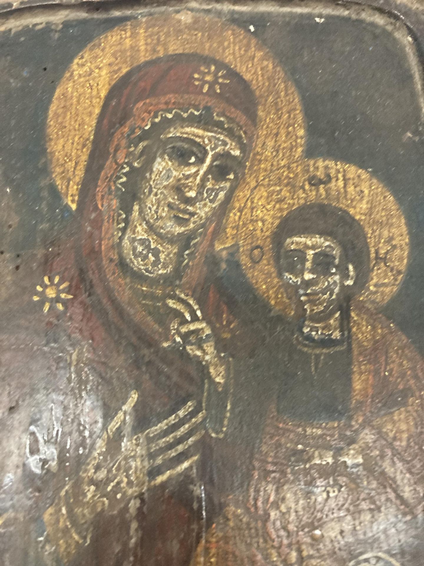 A 19TH CENTURY HAND PAINTED ICON OF THE MADONNA AND CHILD - Image 2 of 4