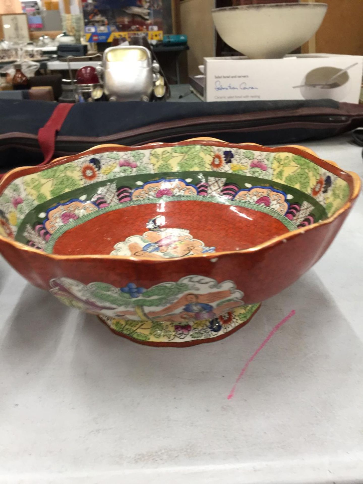 TWO LARGE BOWLS TO INCLUDE A MASON'S ORIENTAL PATTERNED AND A BURSLEY WARE 'DRAGON' - BOTH A/F - Image 3 of 5