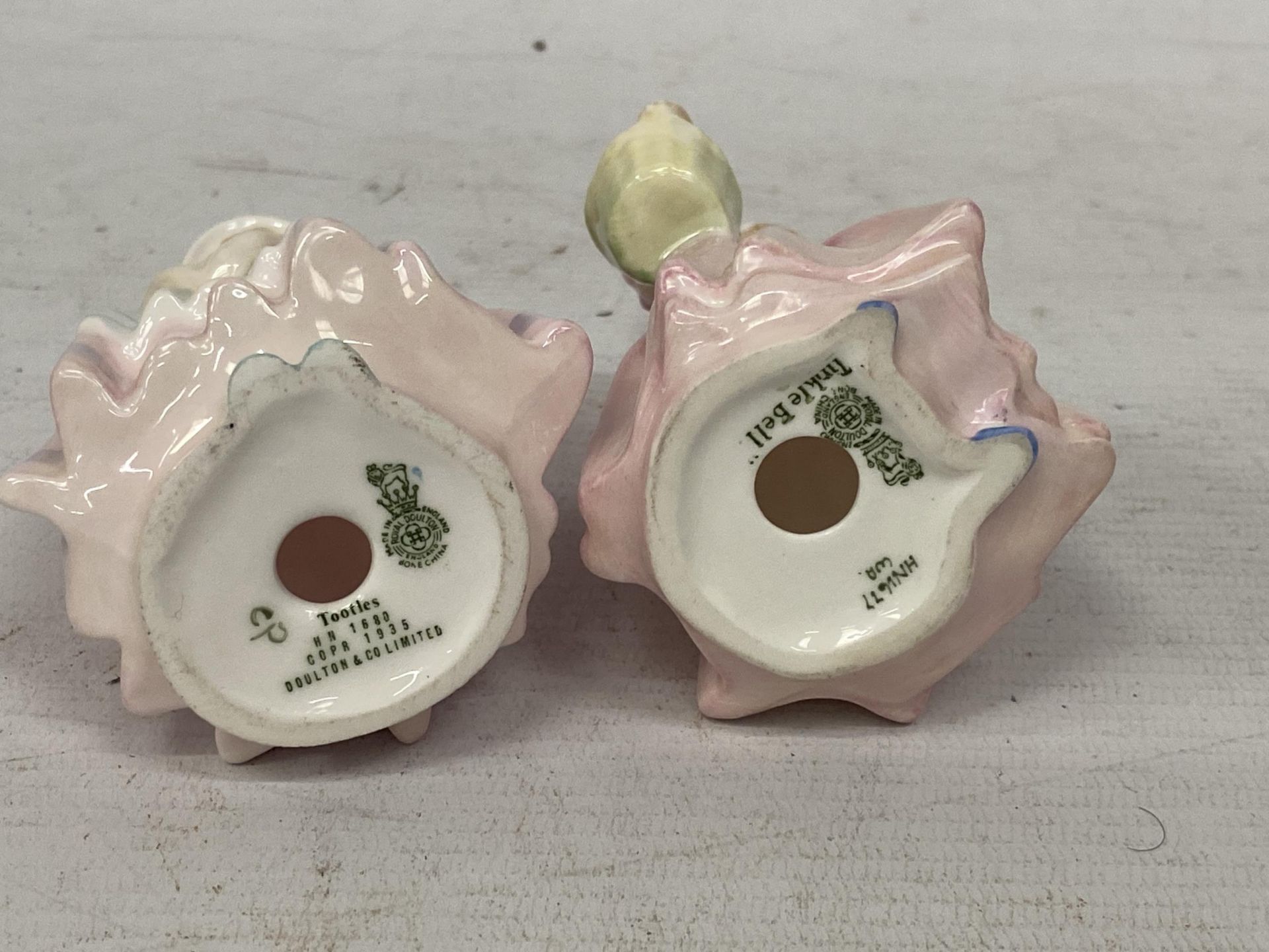 TWO SMALL ROYAL DOULTON FIGURES - 'TOOTLES' HN1680 & 'TINKLE BELL' HN1677 - Bild 3 aus 3