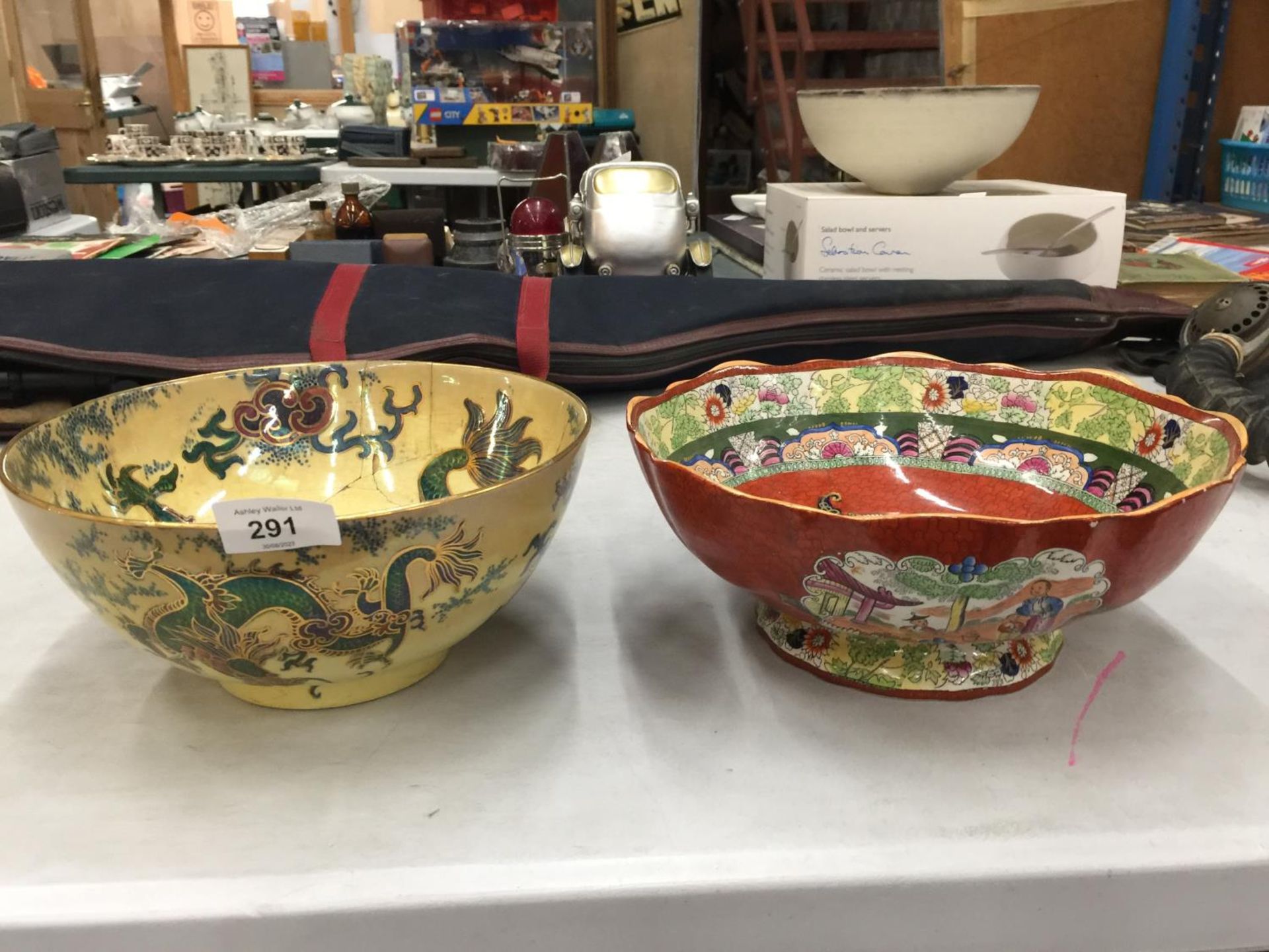 TWO LARGE BOWLS TO INCLUDE A MASON'S ORIENTAL PATTERNED AND A BURSLEY WARE 'DRAGON' - BOTH A/F