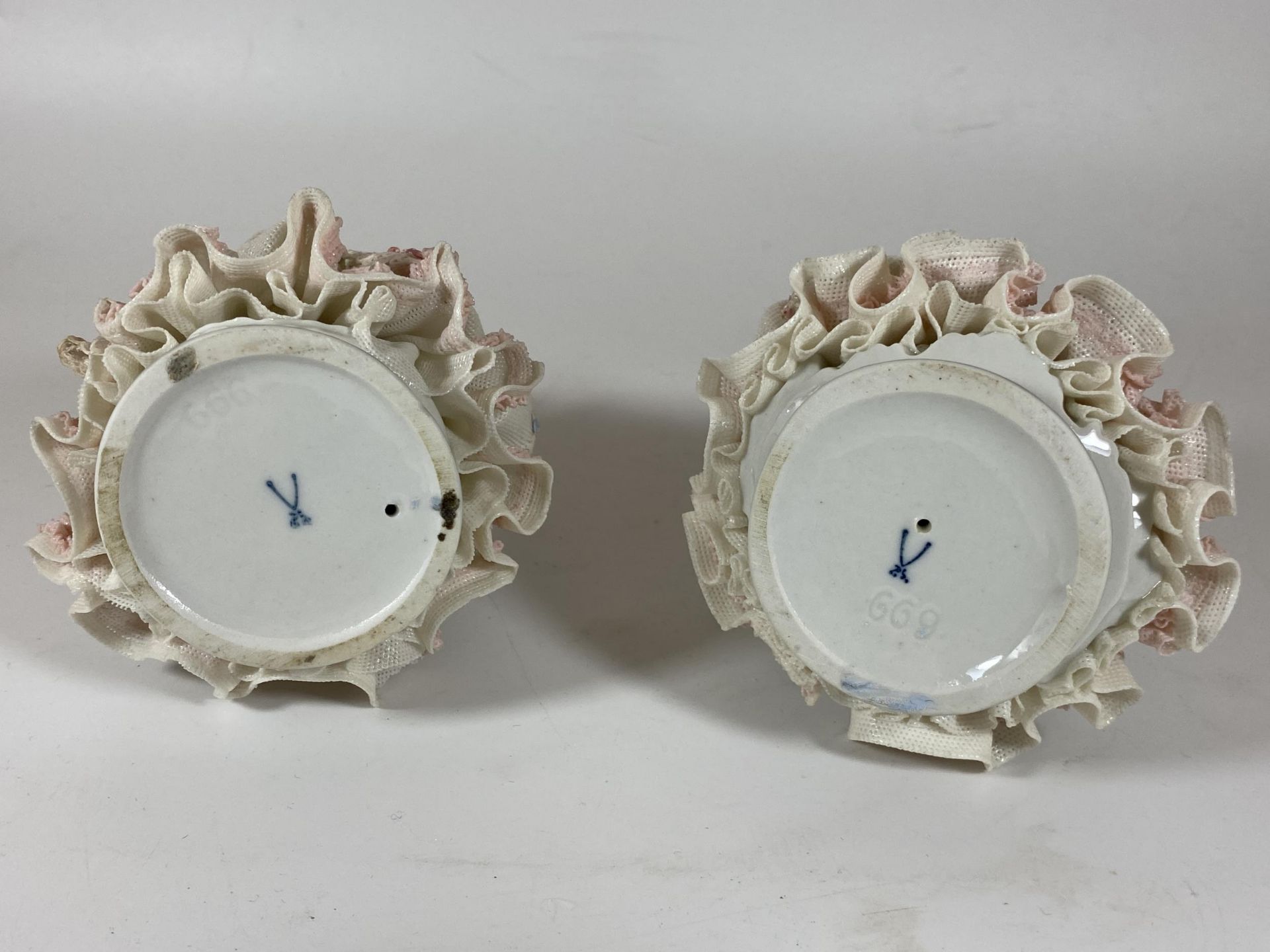 A PAIR OF ANTIQUE DRESDEN LACE PORCELAIN FIGURES, BLUE MEISSEN CROSS SWORDS MARKS TO BASE - Image 4 of 4