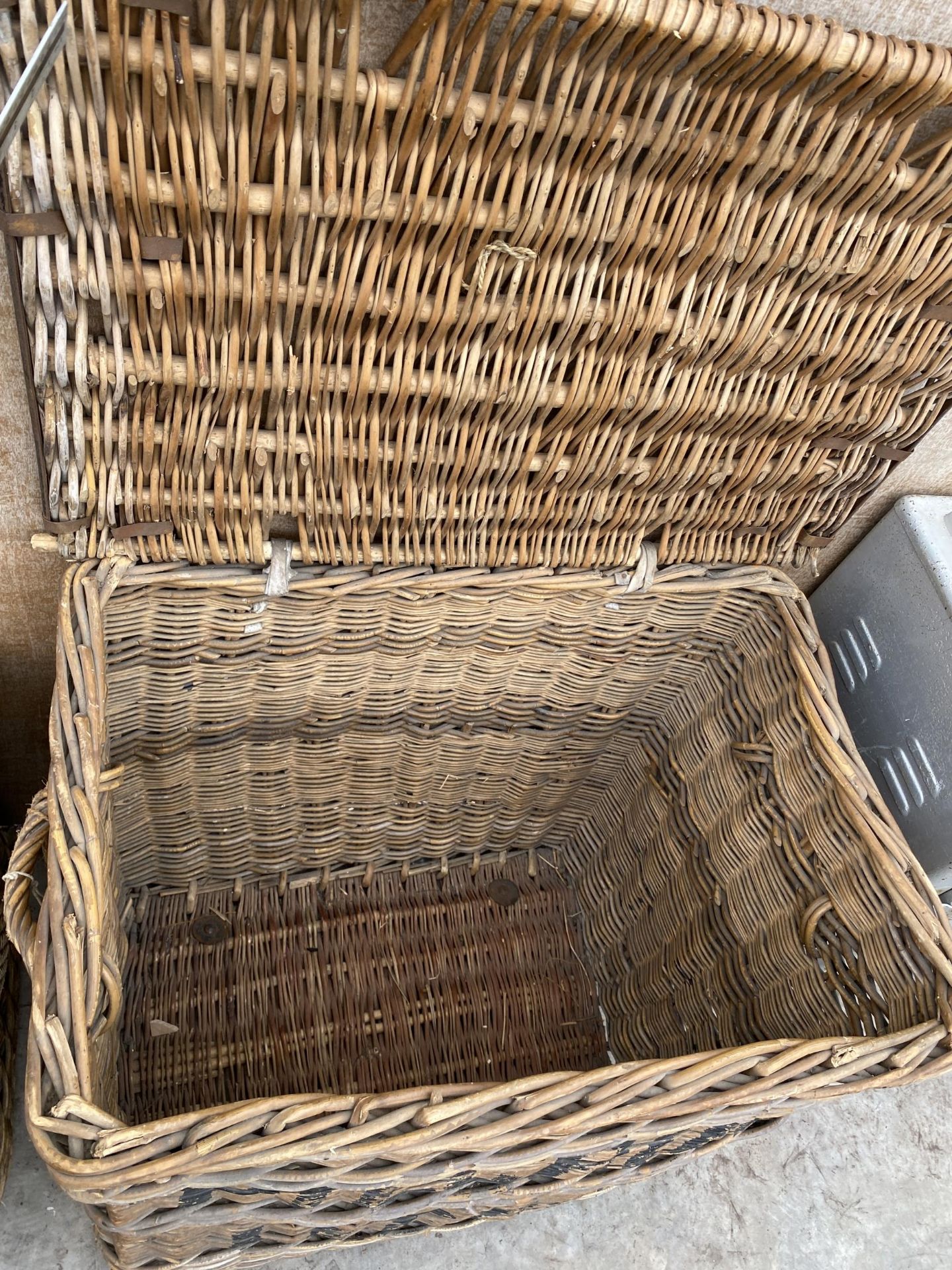 A LARGE ANTIQUE INDUSTRIAL MILL BASKET BASKET WITH HINGED LID AND METAL BANDING BEARING THE LABEL ' - Image 5 of 5