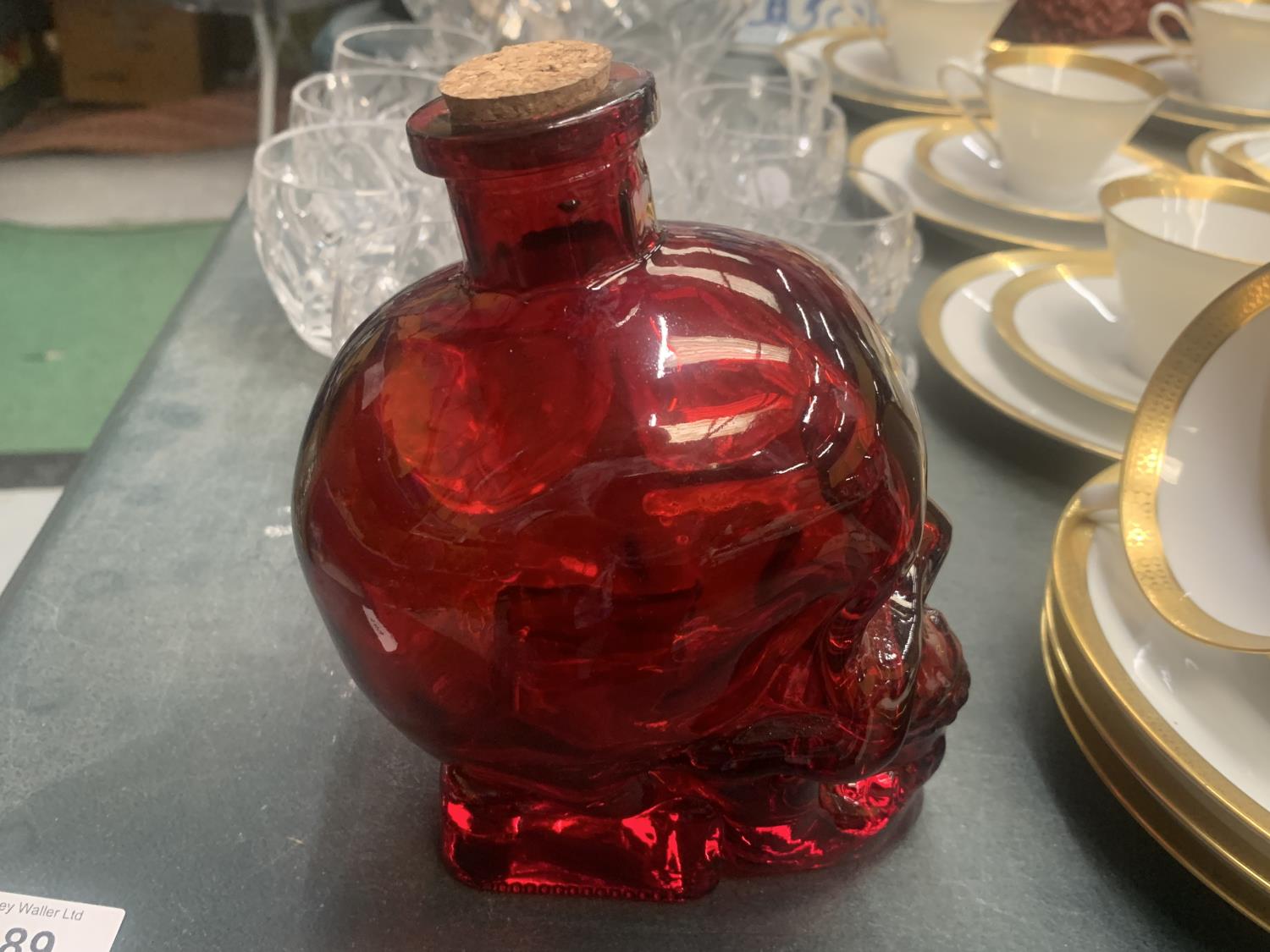 A GLASS RED SKULL NO. 5 SPIRIT DECANTER HEIGHT 16CM - Image 2 of 3