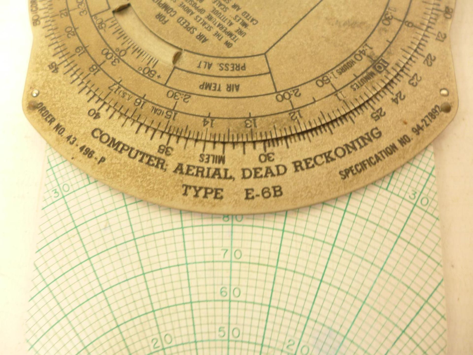 A U.S. AIRFORCE CASED COMPUTER AERIAL DEAD RECKONER TYPE E6B - Image 3 of 4
