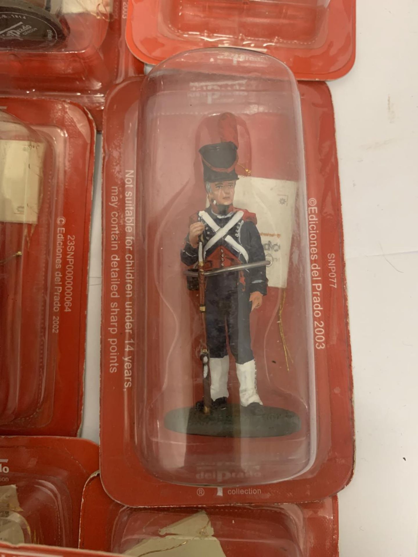 A LARGE COLLECTION OF DEL PRADO MILITARY FIGURES IN BLISTER PACKS - Bild 3 aus 8