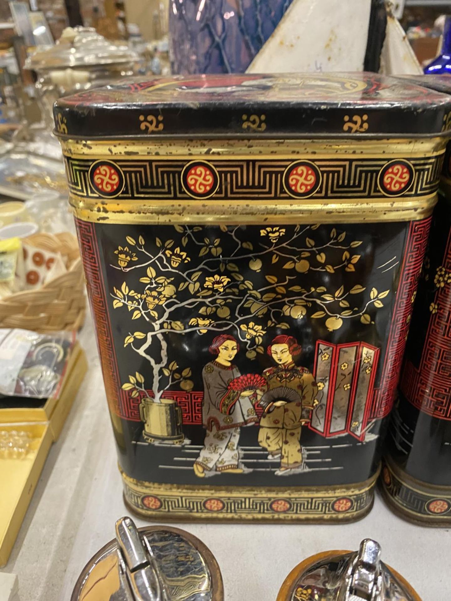 TWO VINTAGE TIN TEA CADDYS WITH ORIENTAL DESIGN - Image 2 of 5