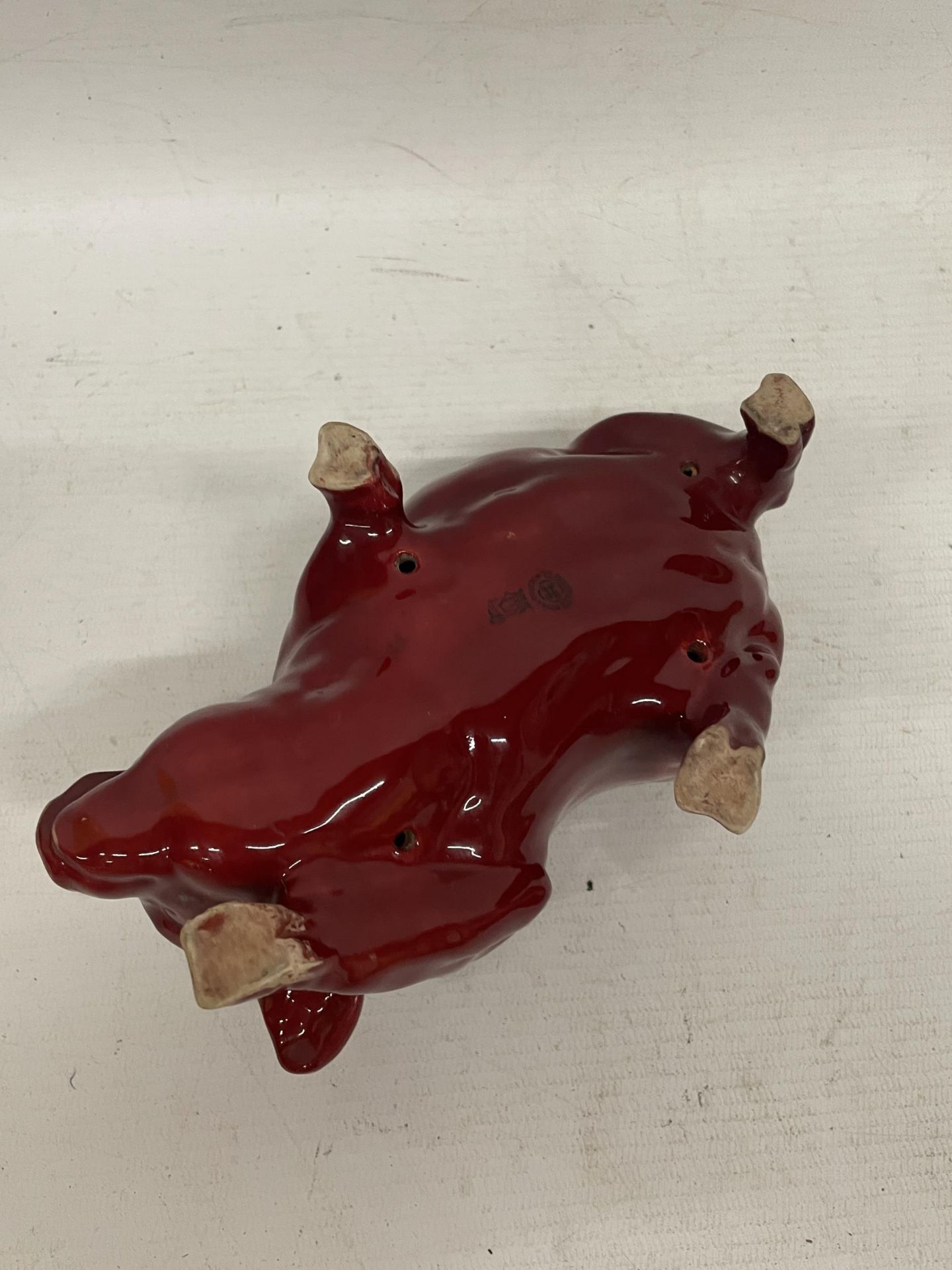 A RARE ROYAL DOULTON FLAMBE PIG OPEN SALT ANIMAL FIGURE - Image 4 of 5