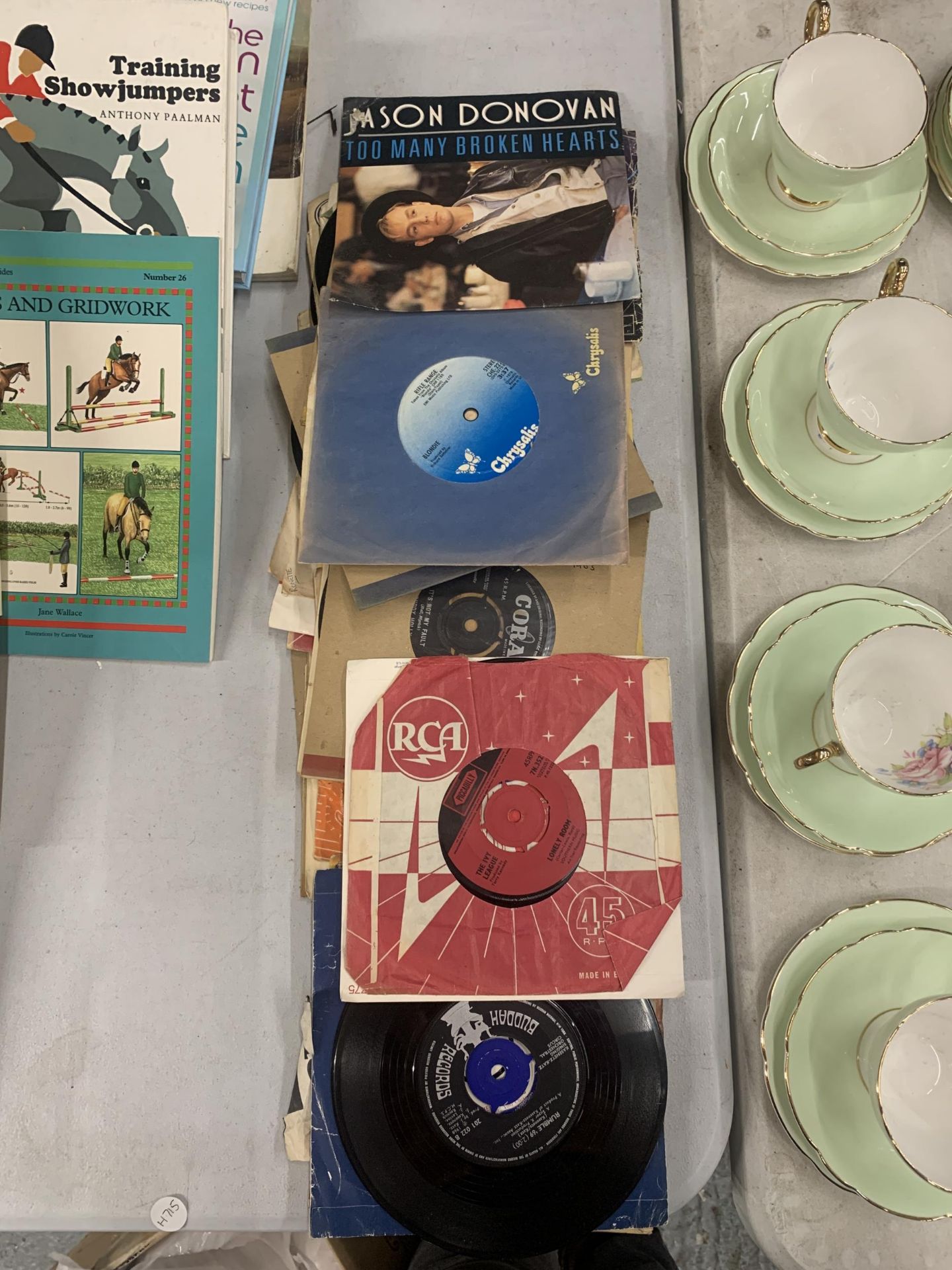 A COLLECTION OF 45RPM RECORDS, JASON DONOVAN ETC - Image 2 of 2