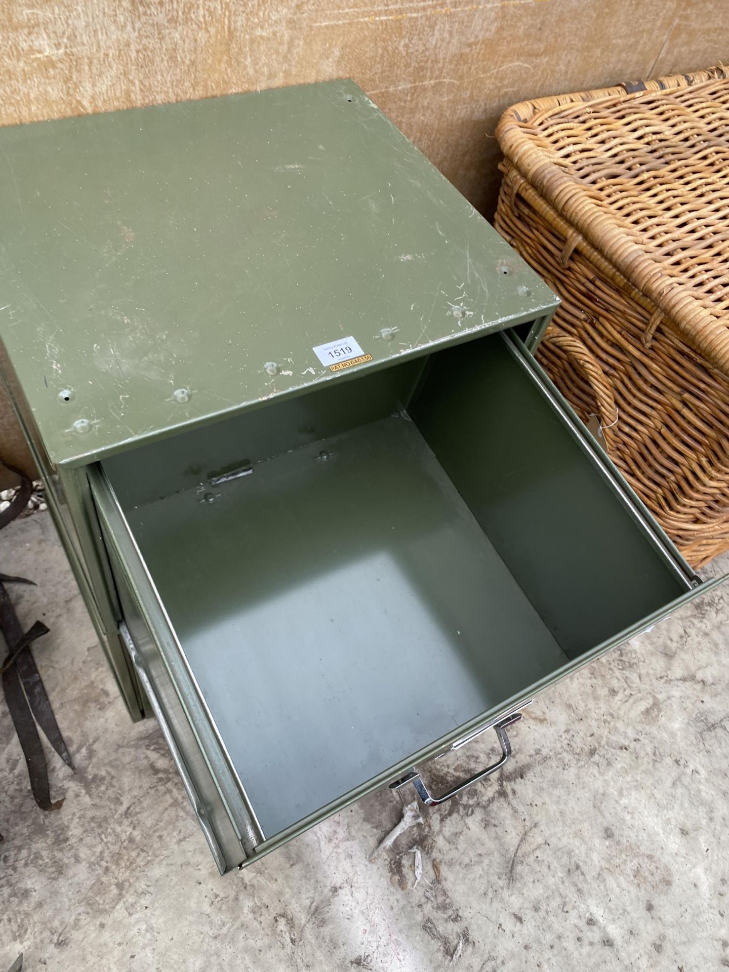 A PAIR OF VINTAGE STACKING METAL 'VETERAN SERIES' FILING DRAWERS - Image 3 of 3