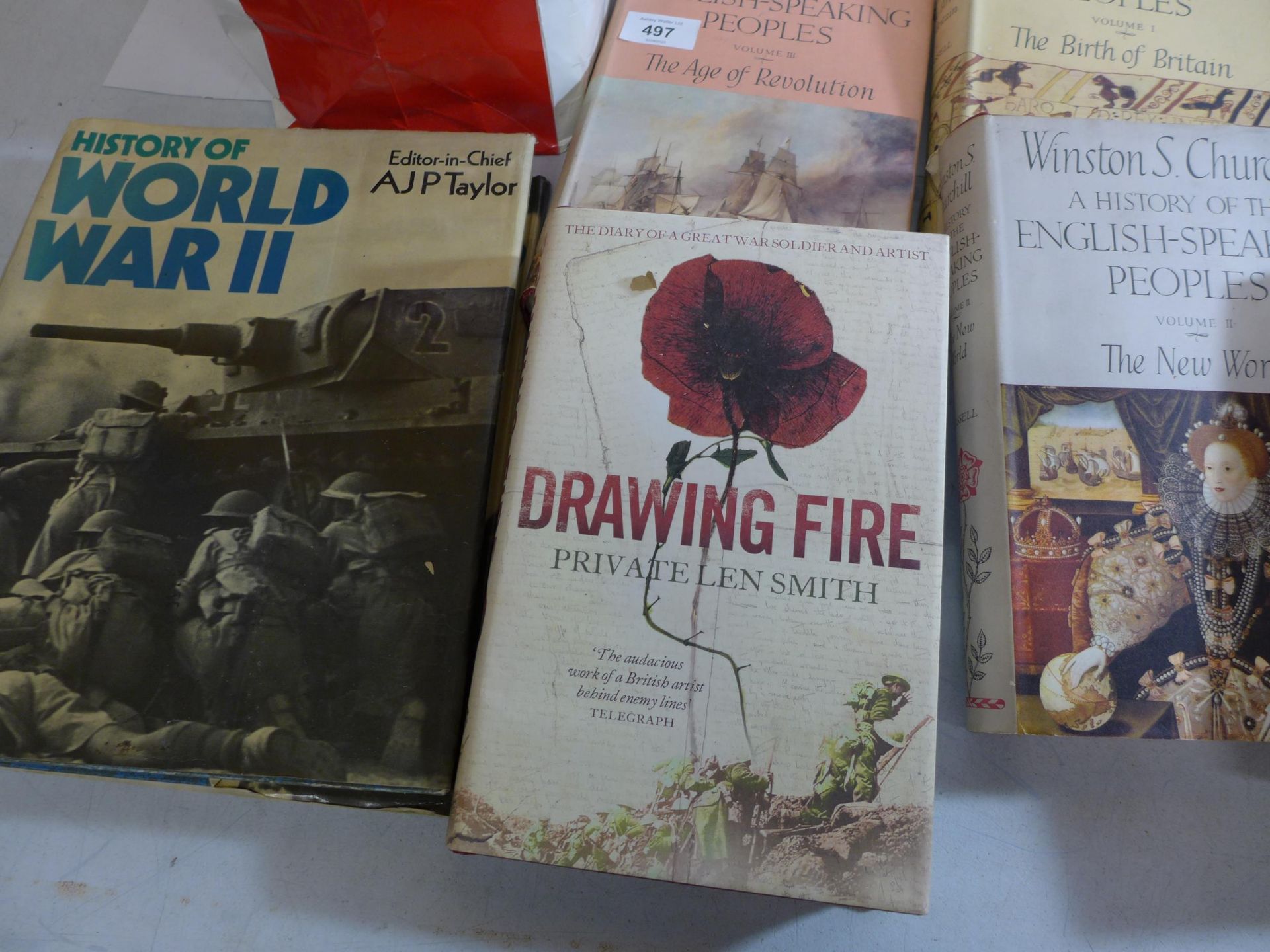 A COLLECTION OF BOOKS TO INCLUDE WINSTON CHURCHILL'S WORLD WAR II VOLUMES II AND IV, THE DEATHLESS - Bild 5 aus 5