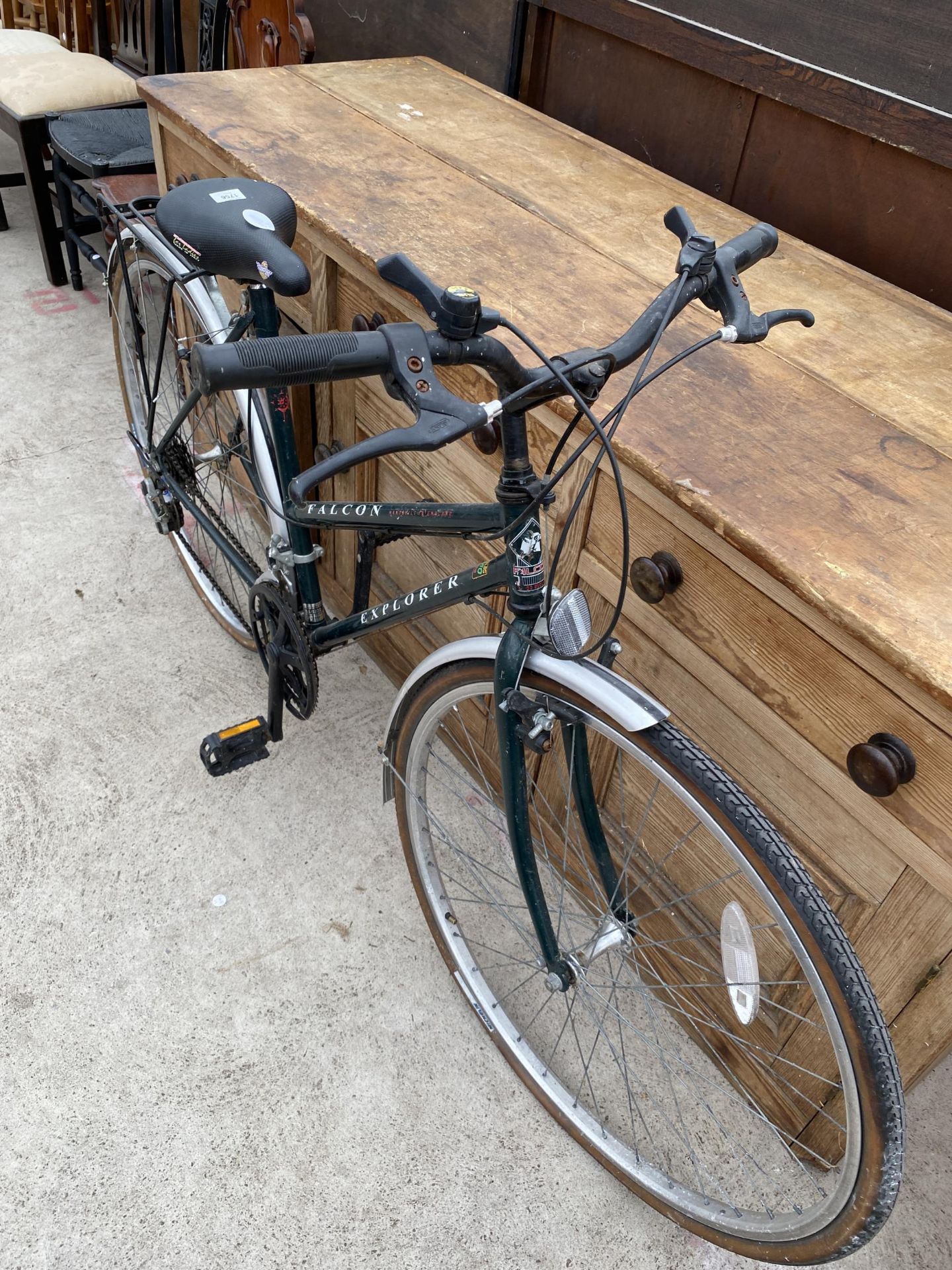 A RETRO LADIES FALCON EXPLORER BIKE WITH 10 SPEED GEAR SYSTEM - Image 2 of 3