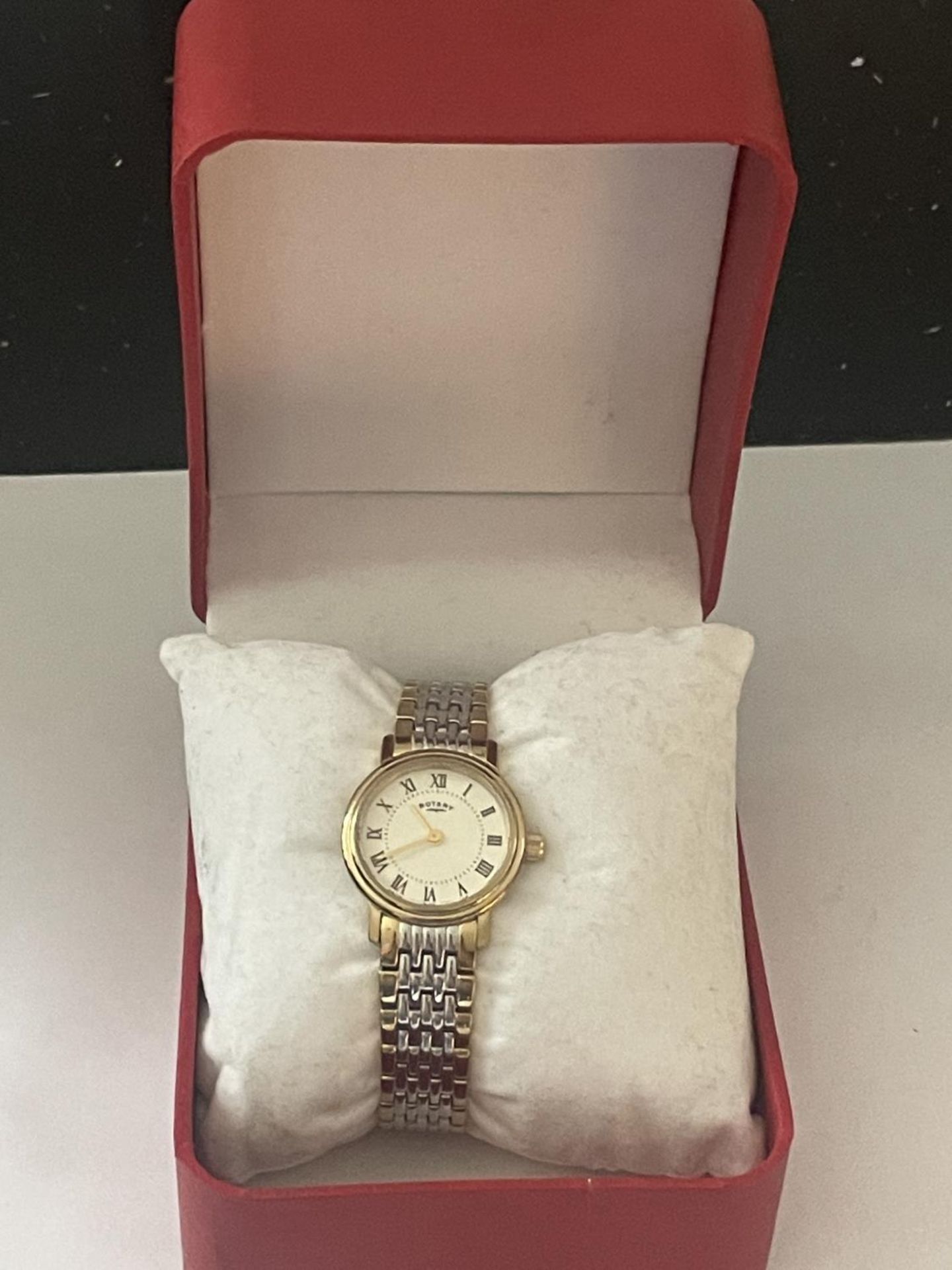 A ROTARY LADIES BRACELET WATCH (NEEDS BATTERY)